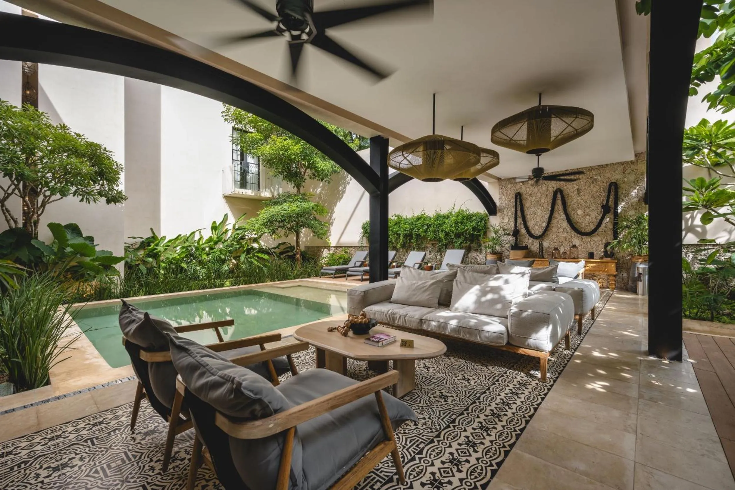 Swimming pool in Adoro Hotel Boutique