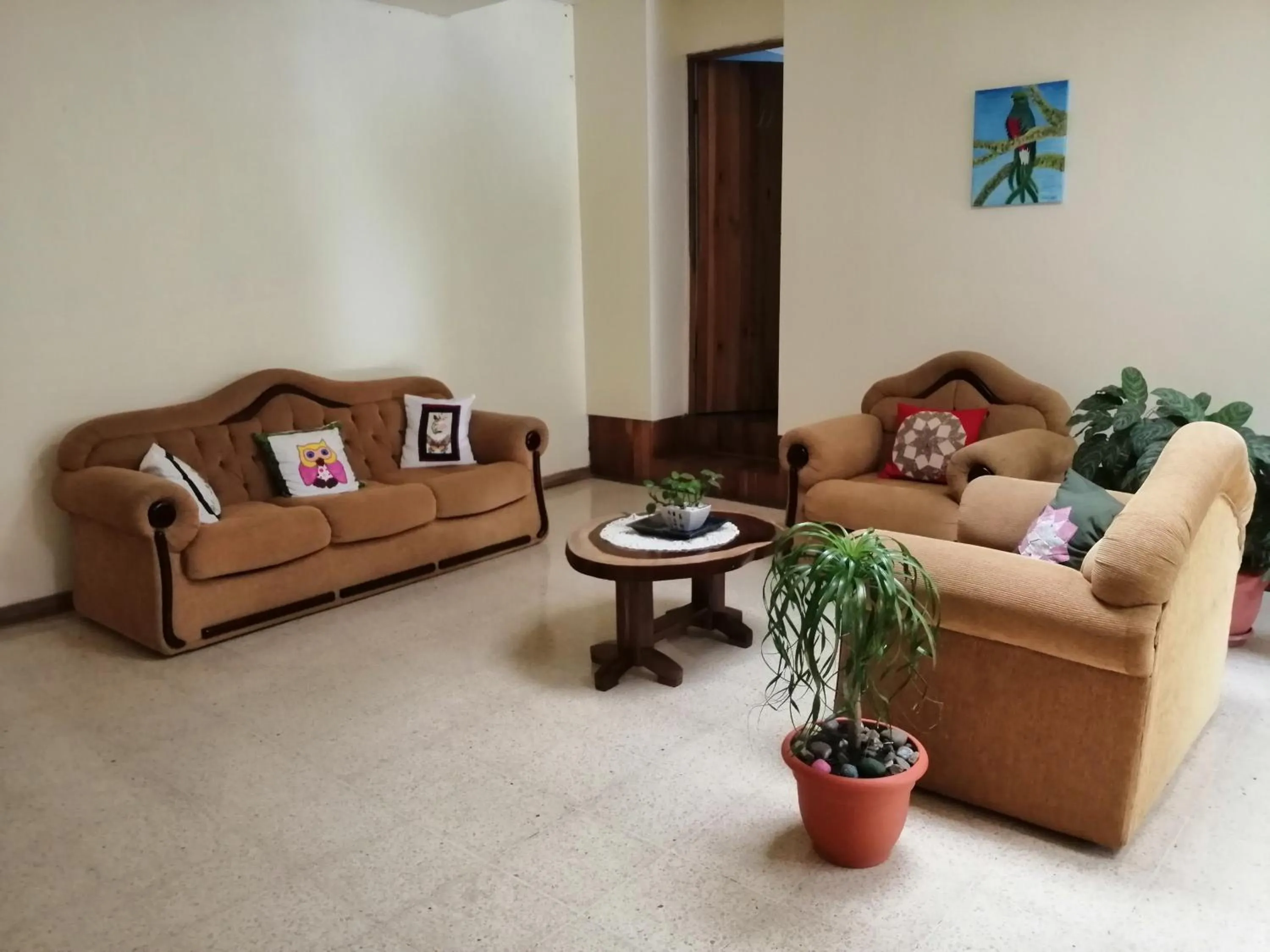 Living room in Monte Los Lirios Lodge