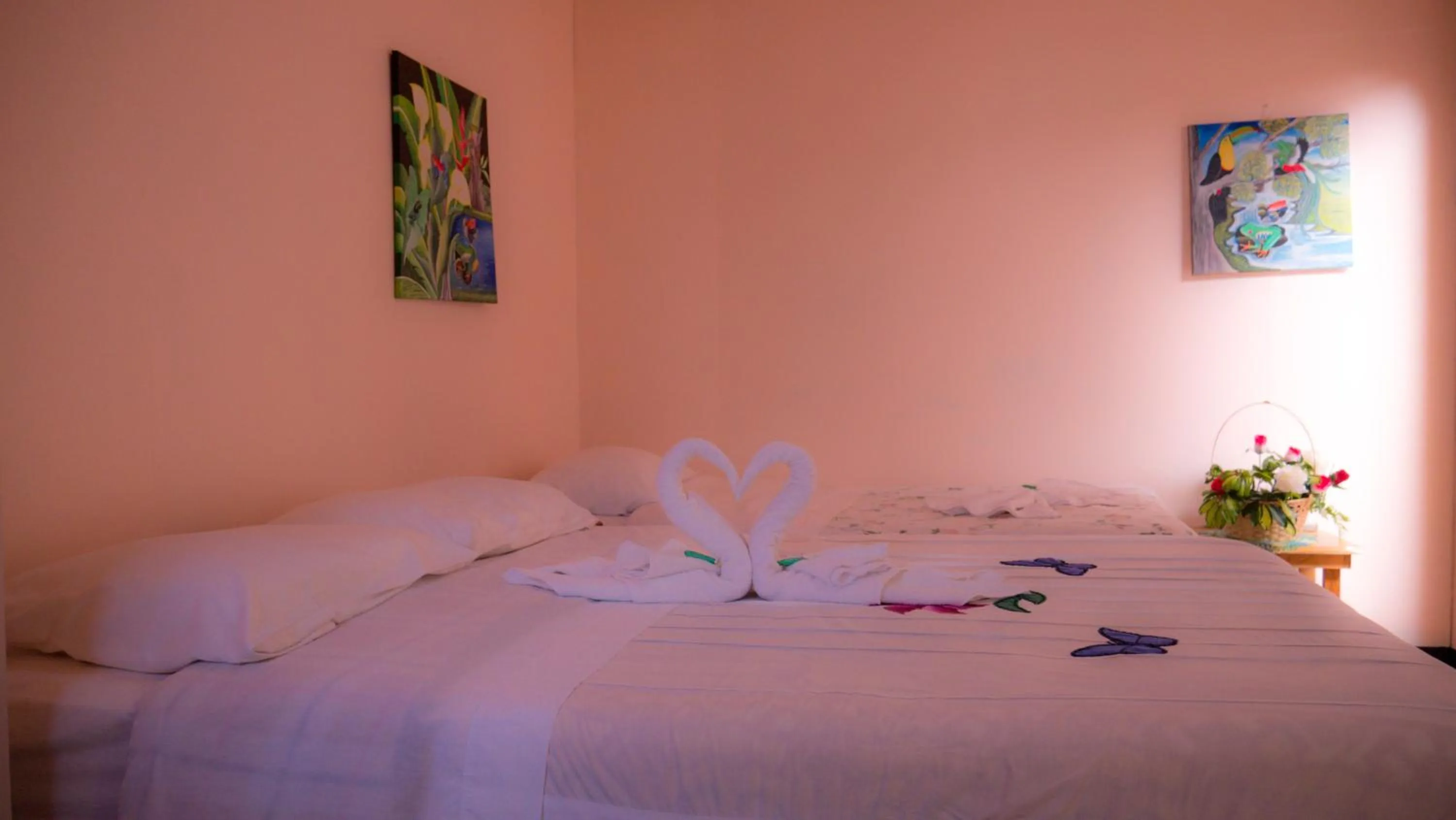 Bed in Monte Los Lirios Lodge