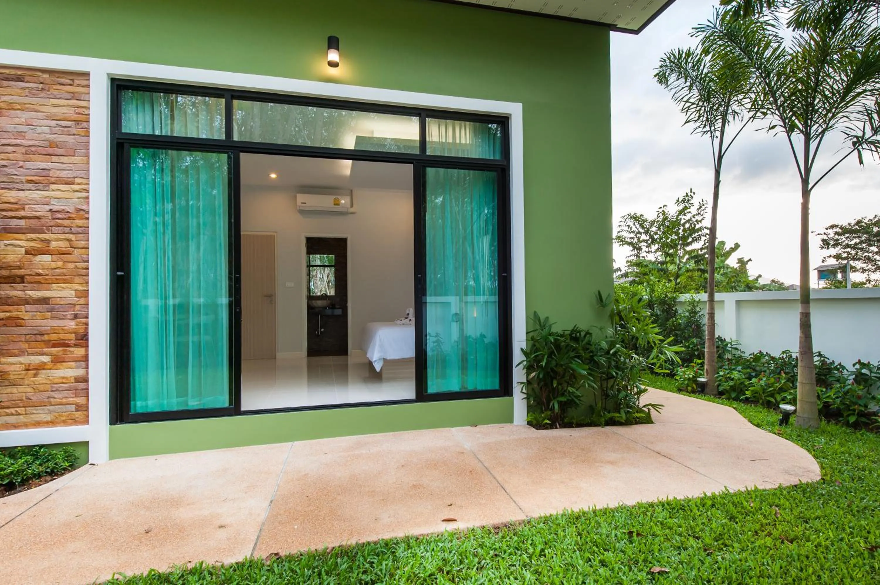 Facade/entrance in Jinda Resort