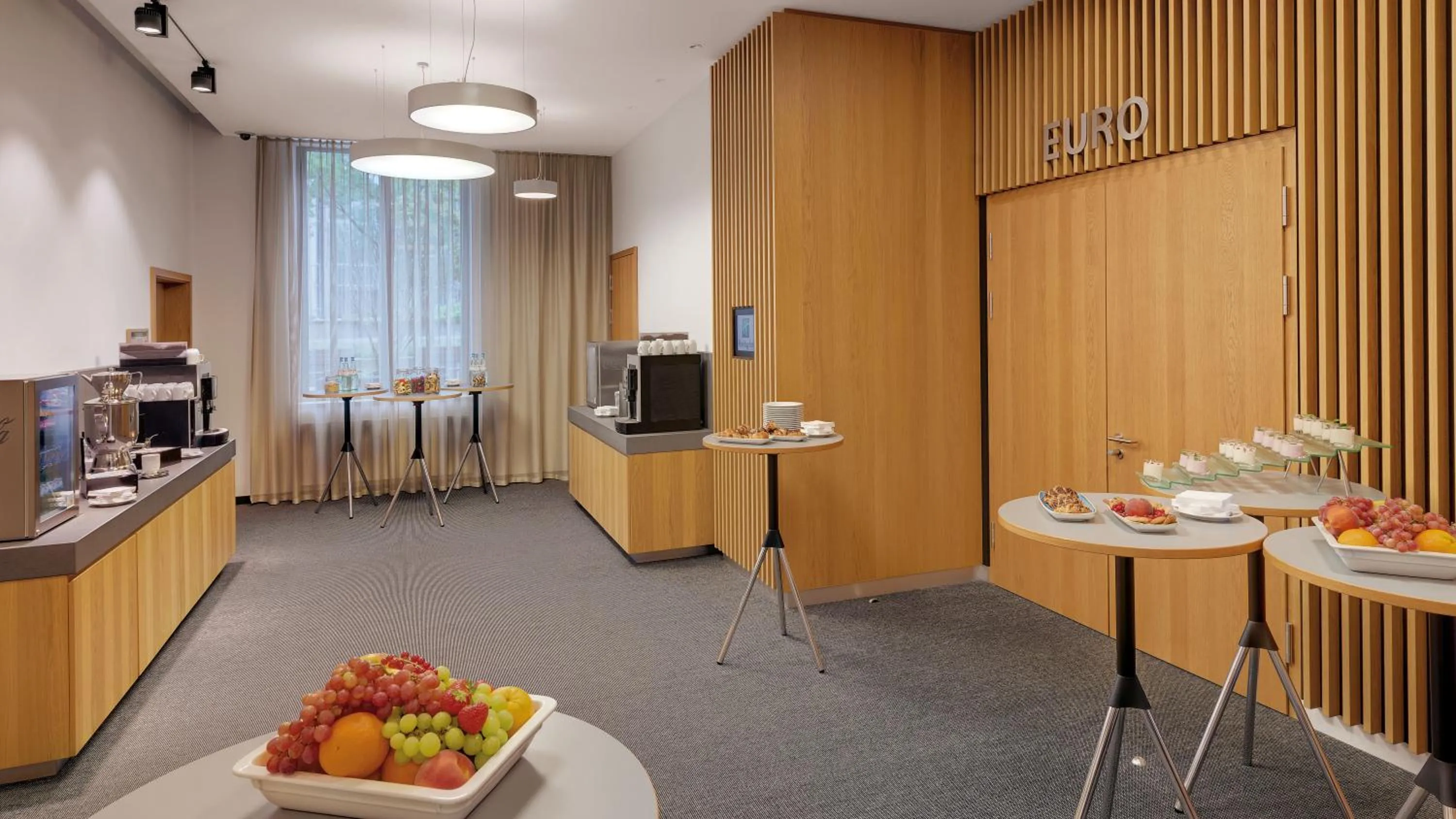 Meeting/conference room in Holiday Inn Frankfurt - Alte Oper by IHG