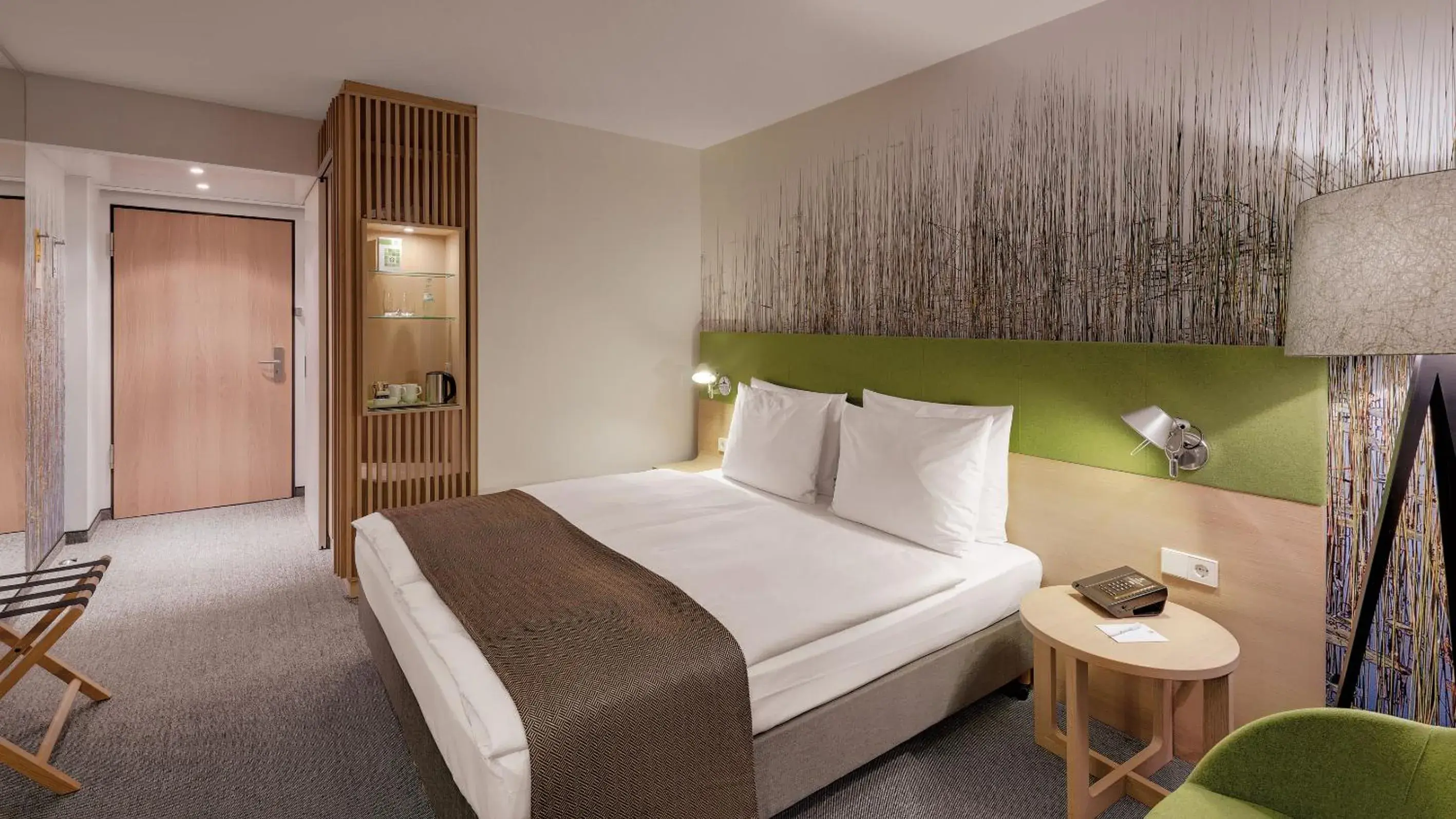 Standard Room in Holiday Inn Frankfurt - Alte Oper by IHG Standard Room in Holiday Inn Frankfurt - Alte Oper by IHG