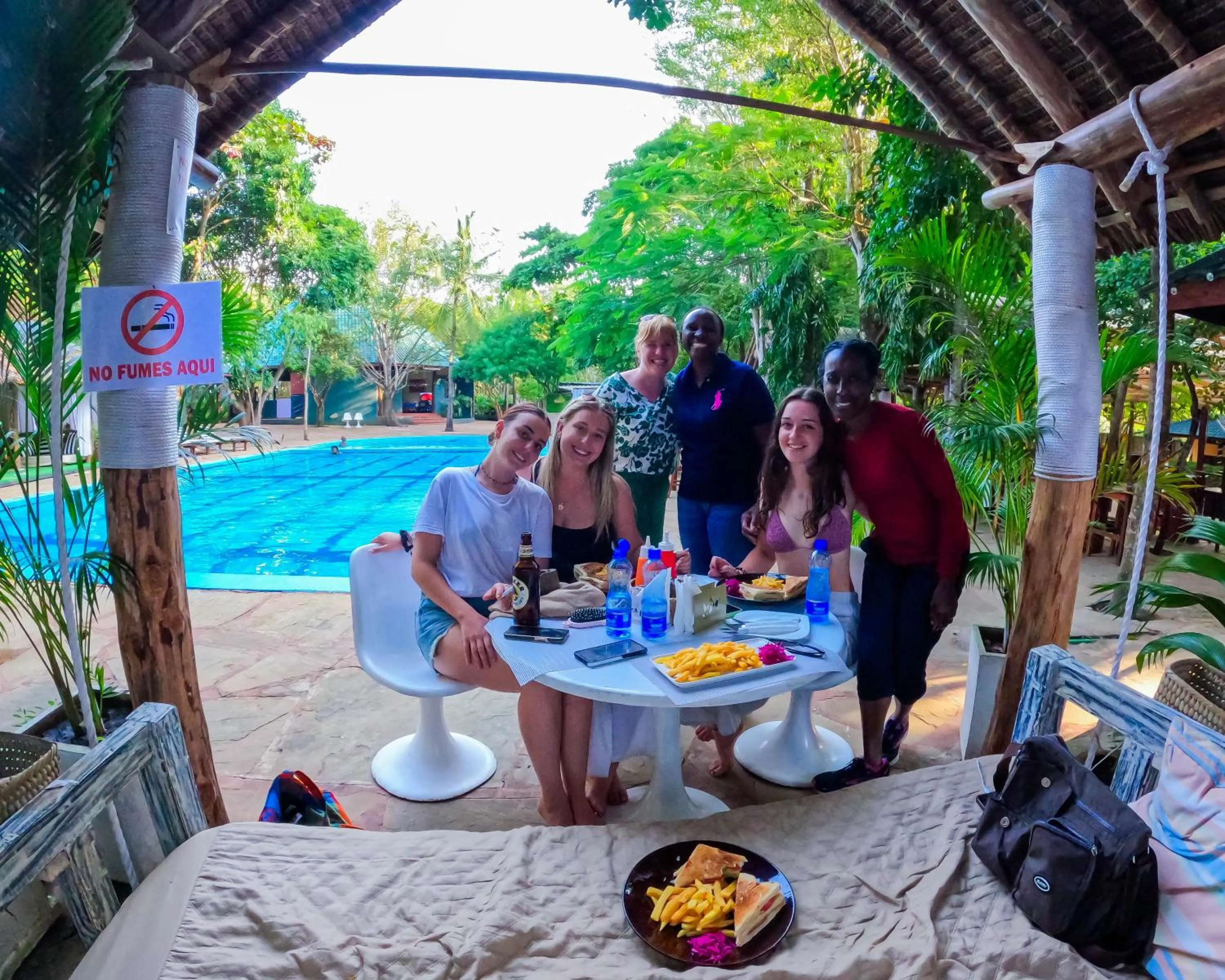 Restaurant/places to eat in Kijani Cottages Diani Beach