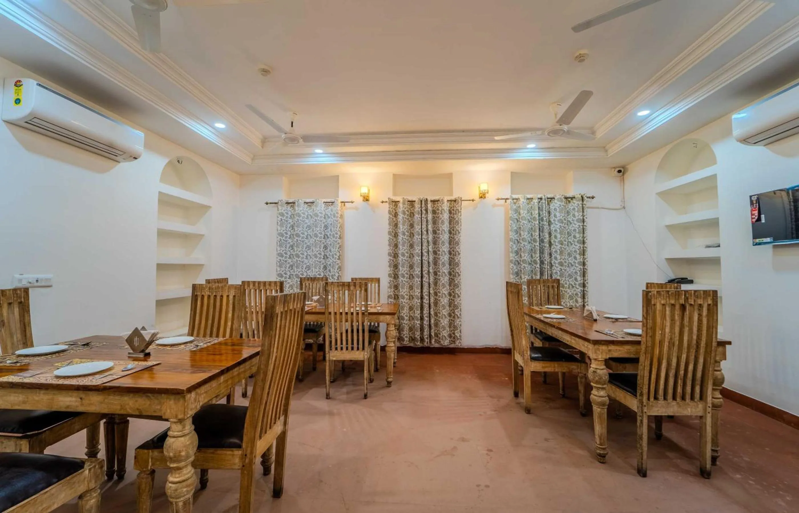 Restaurant/places to eat in Fort Khawa Palace and Resort