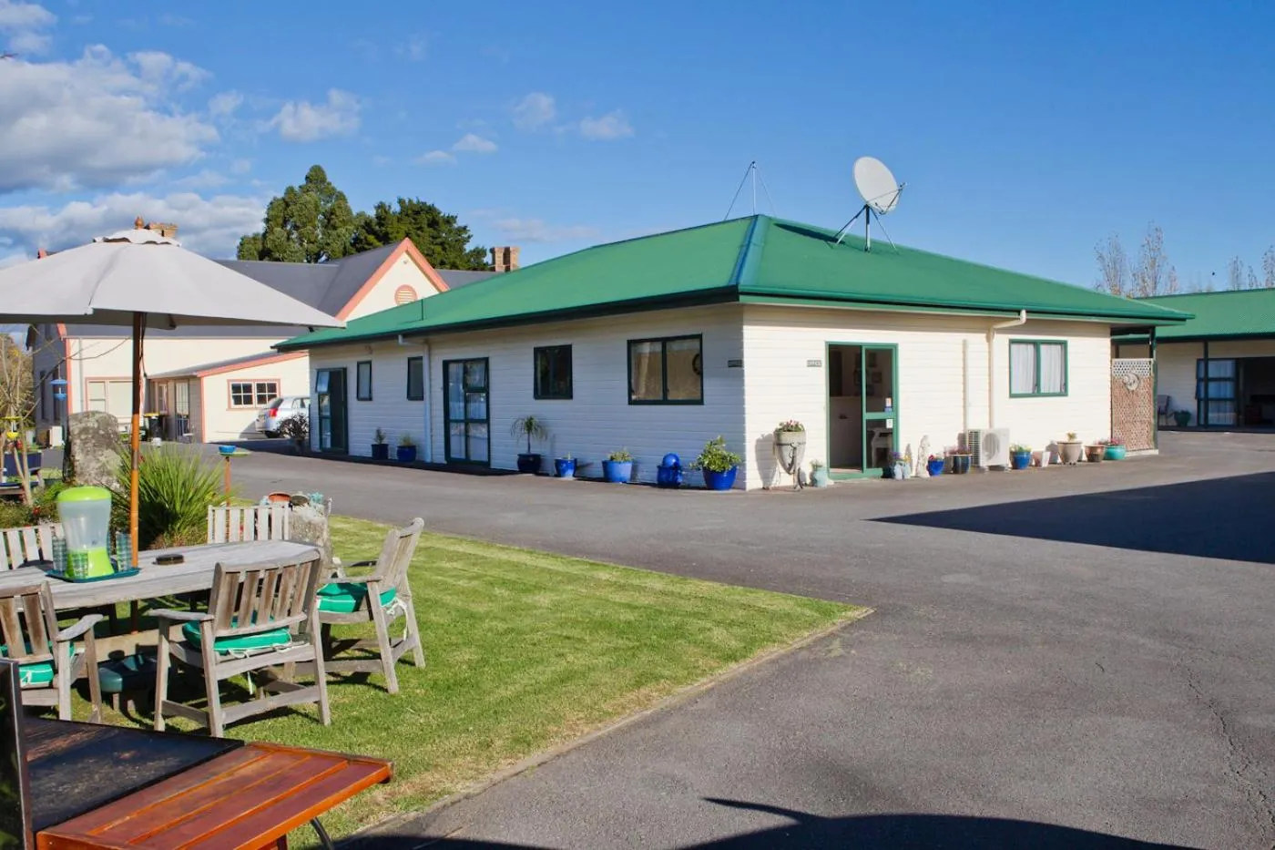Property building in Coromandel Court Motel