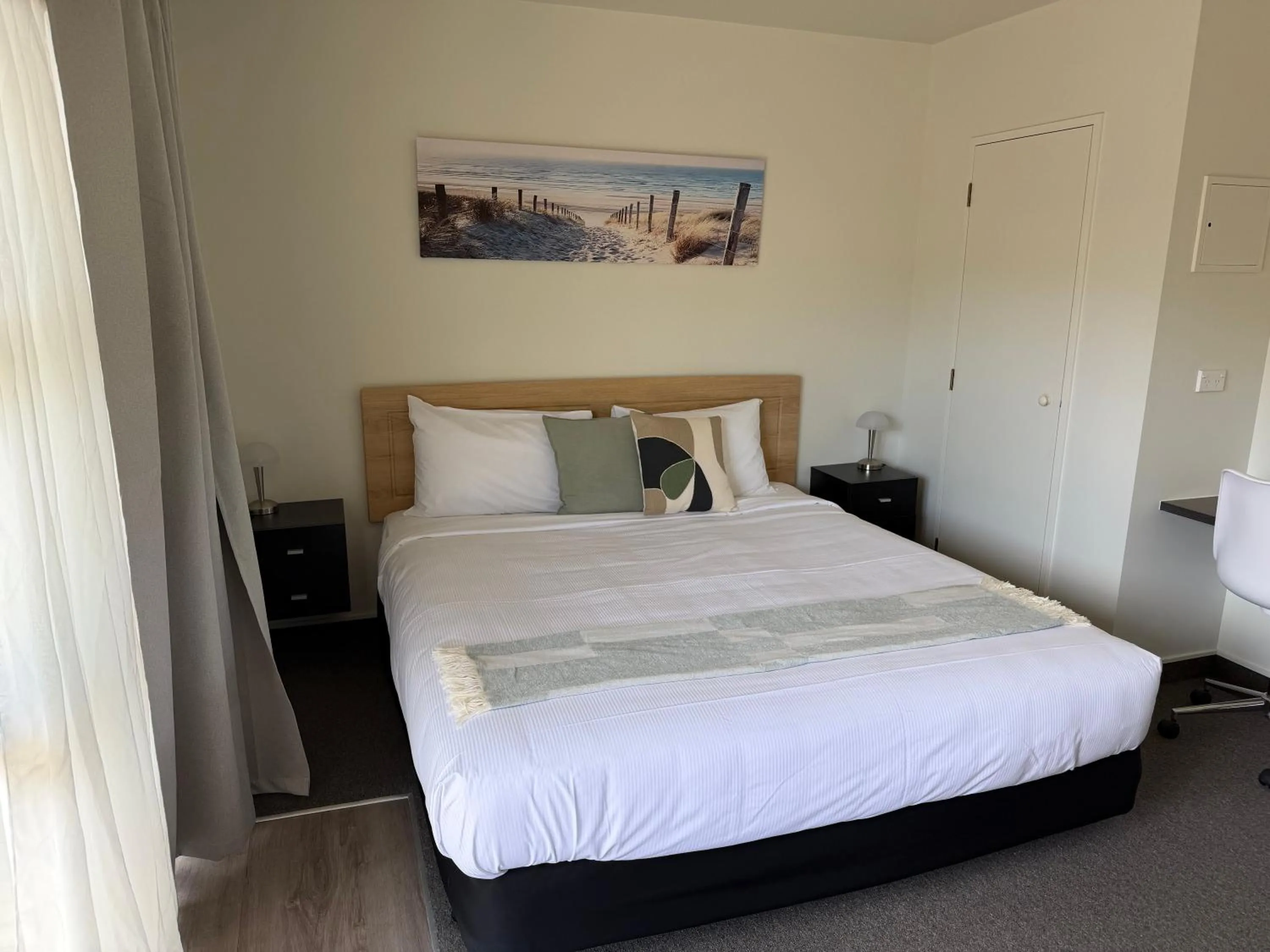 Bedroom, Bed in Coromandel Court Motel