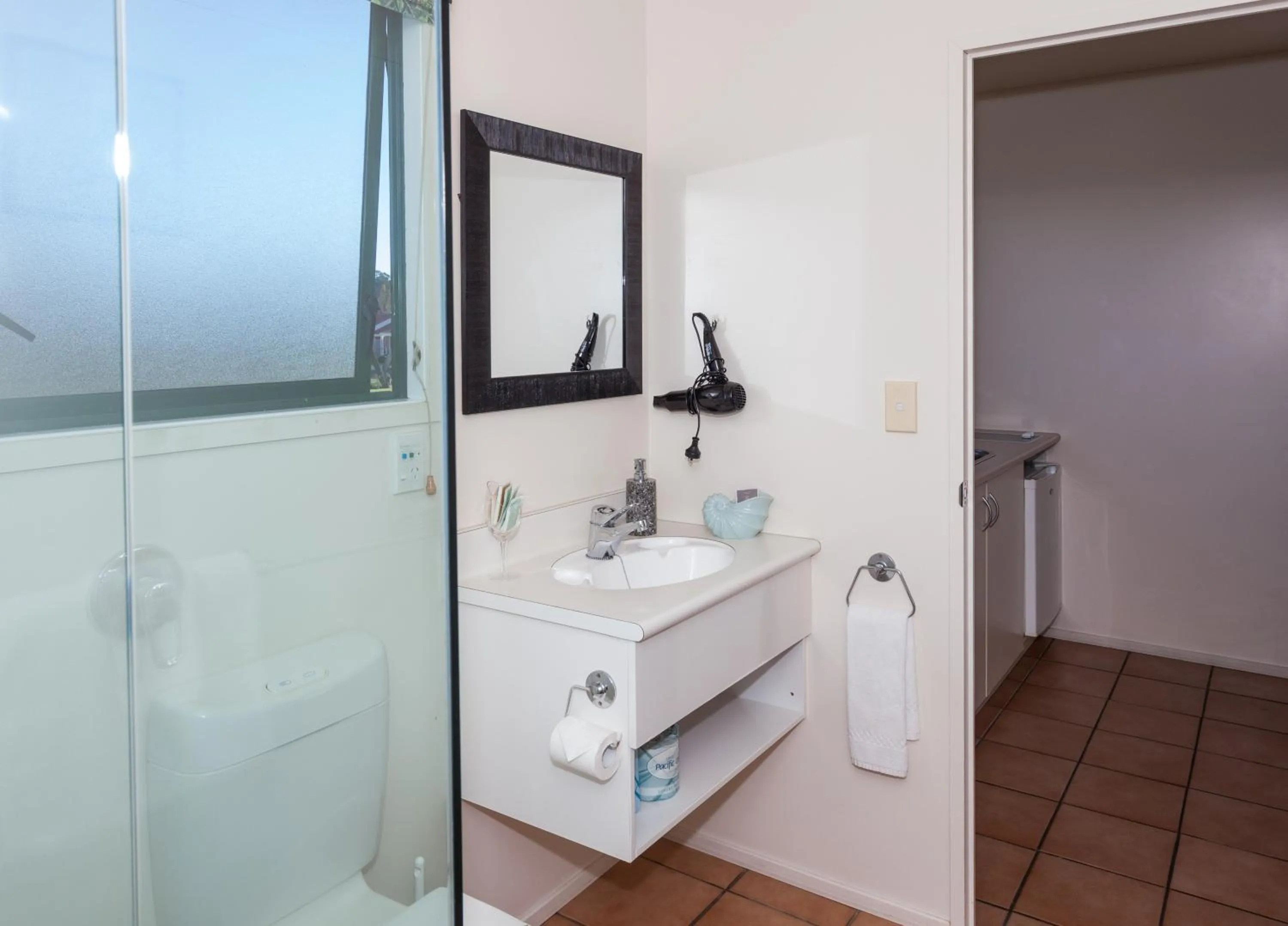 Bathroom in Coromandel Court Motel