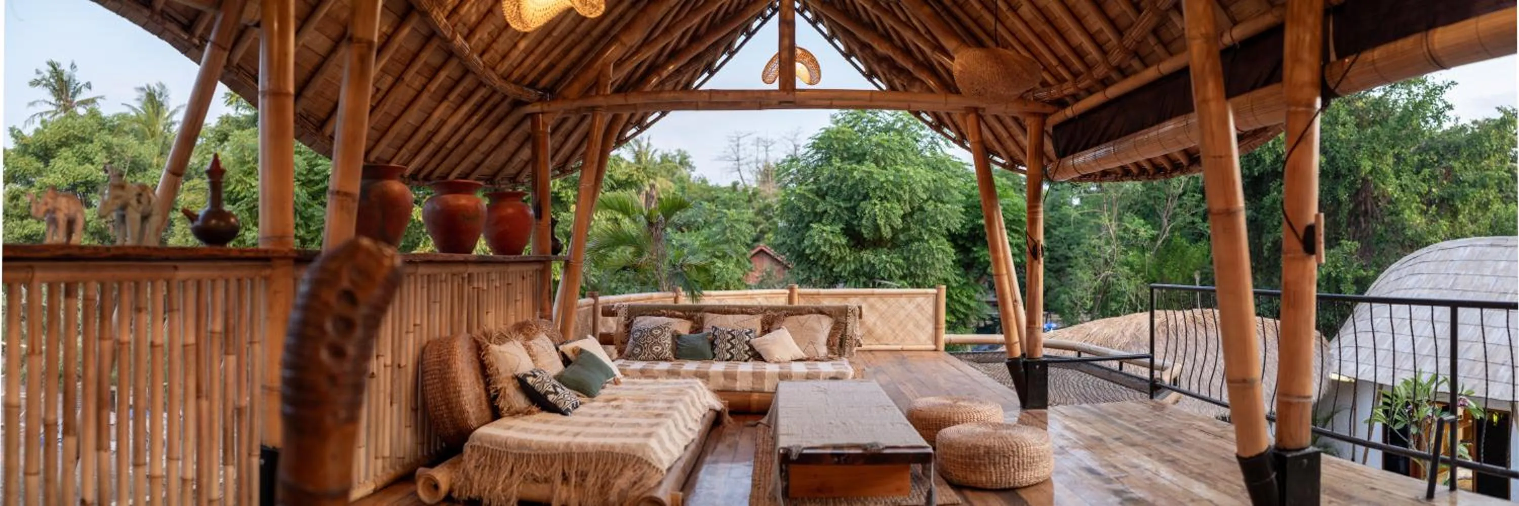 Communal lounge/ TV room in Villa Samyama