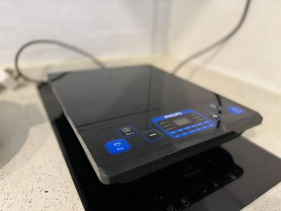 Kitchen or kitchenette in The Robertson Bukit Bintang by DeUrban