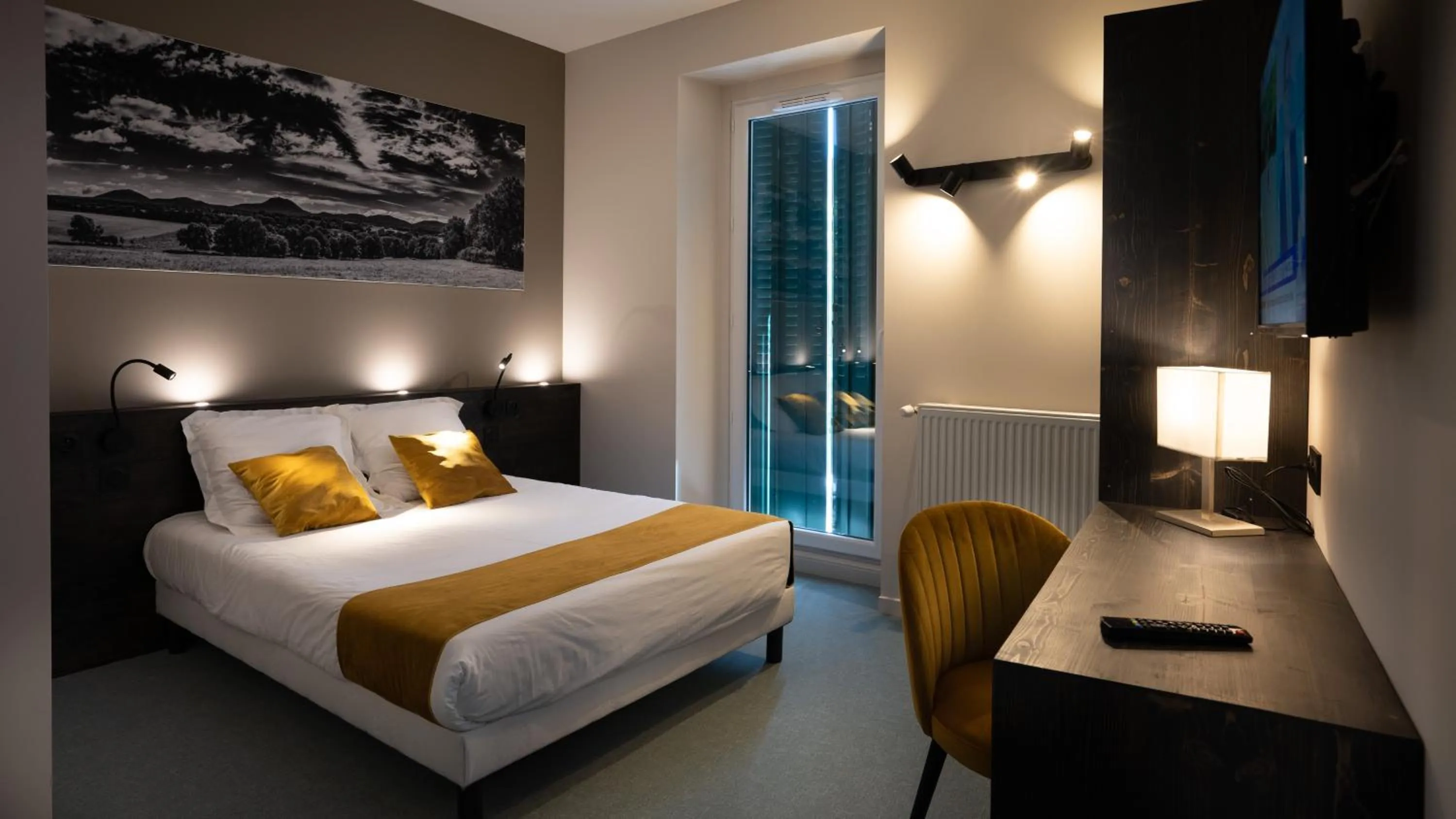 Bedroom, Bed in Le Genève