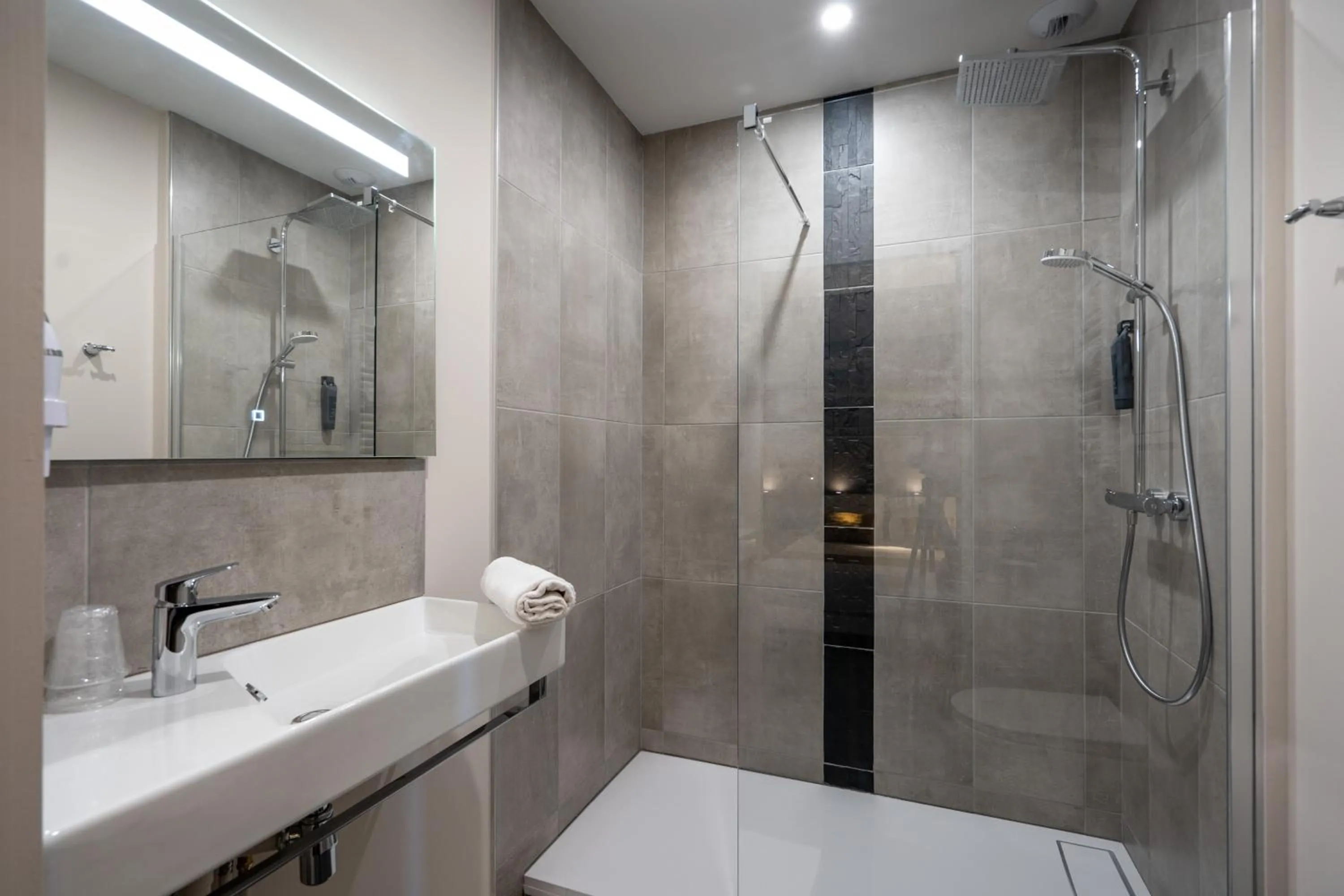 Bathroom in Le Genève