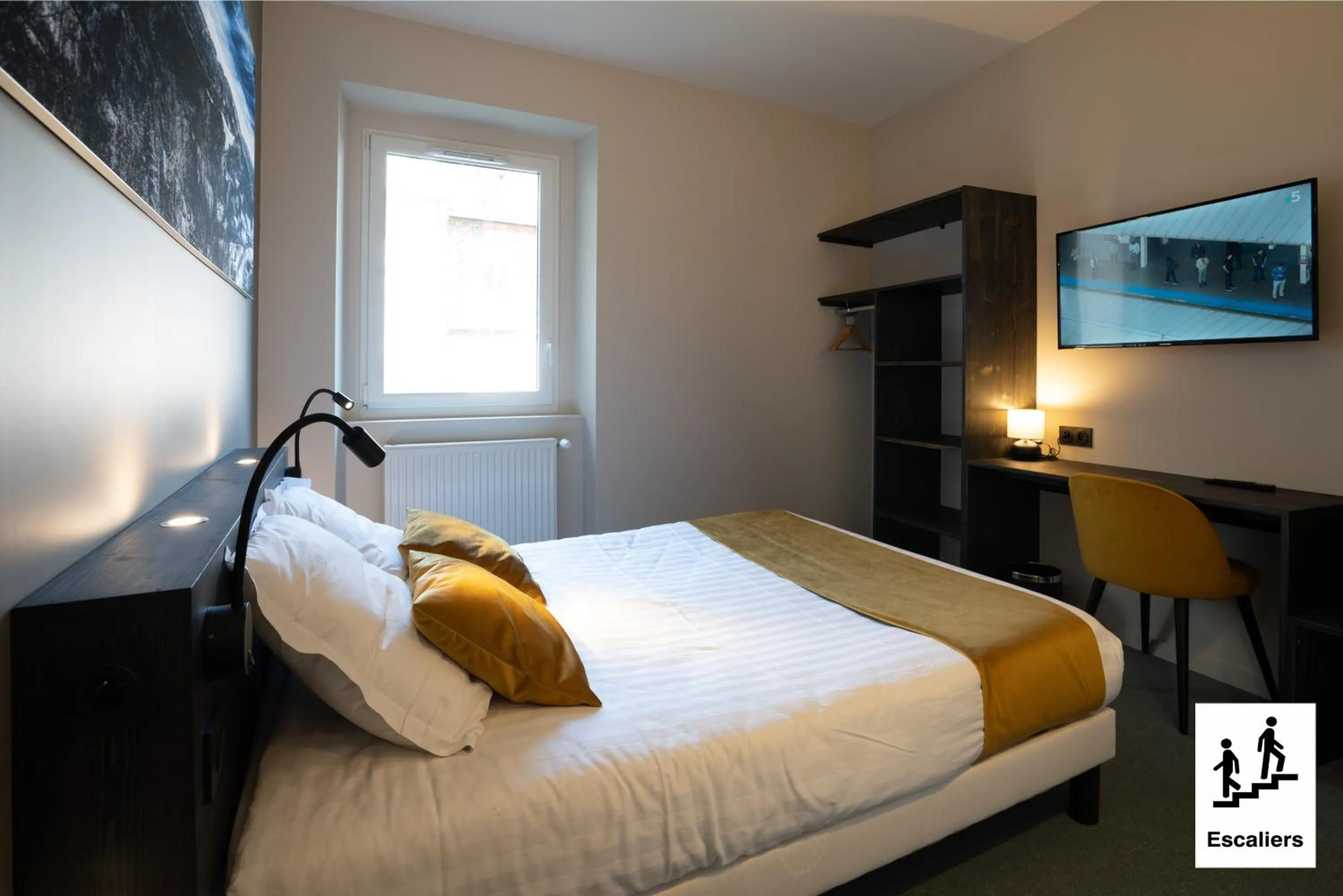 Bedroom, Bed in Le Genève