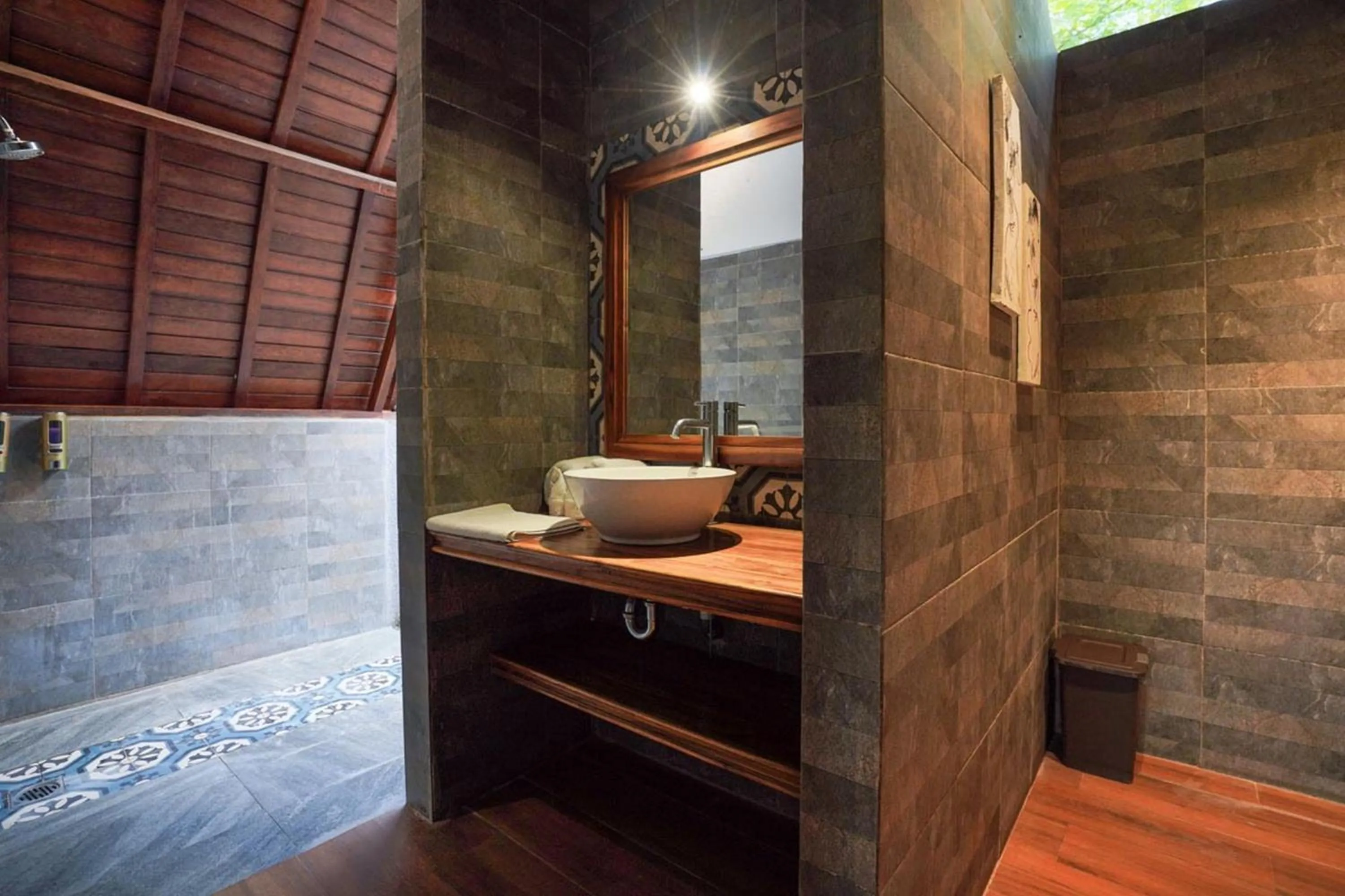 Bathroom in The Lavana Tanjung Lima Laboan Bajo Villas