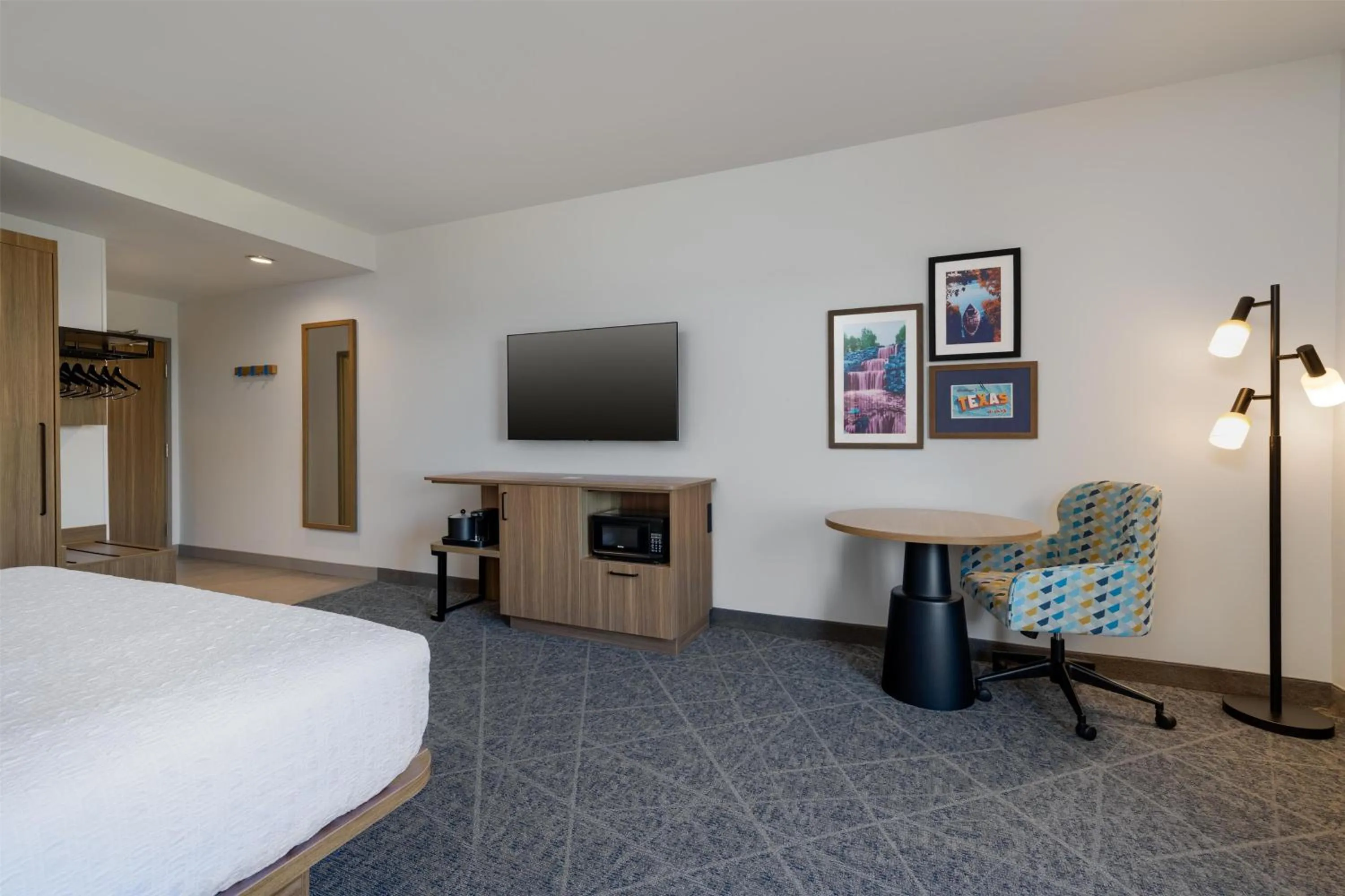 Bed in Hampton Inn By Hilton Wichita Falls North
