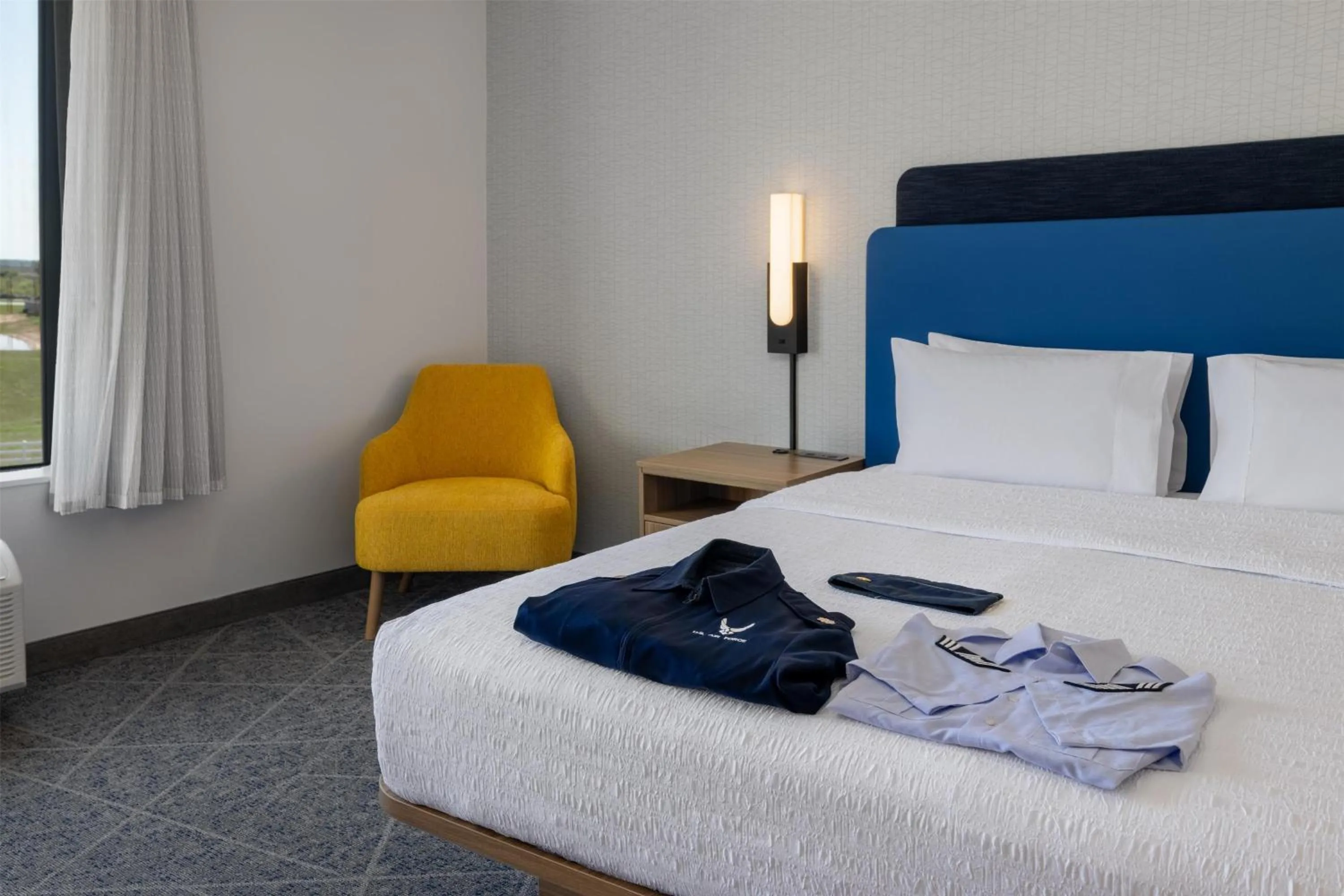 Bed in Hampton Inn By Hilton Wichita Falls North