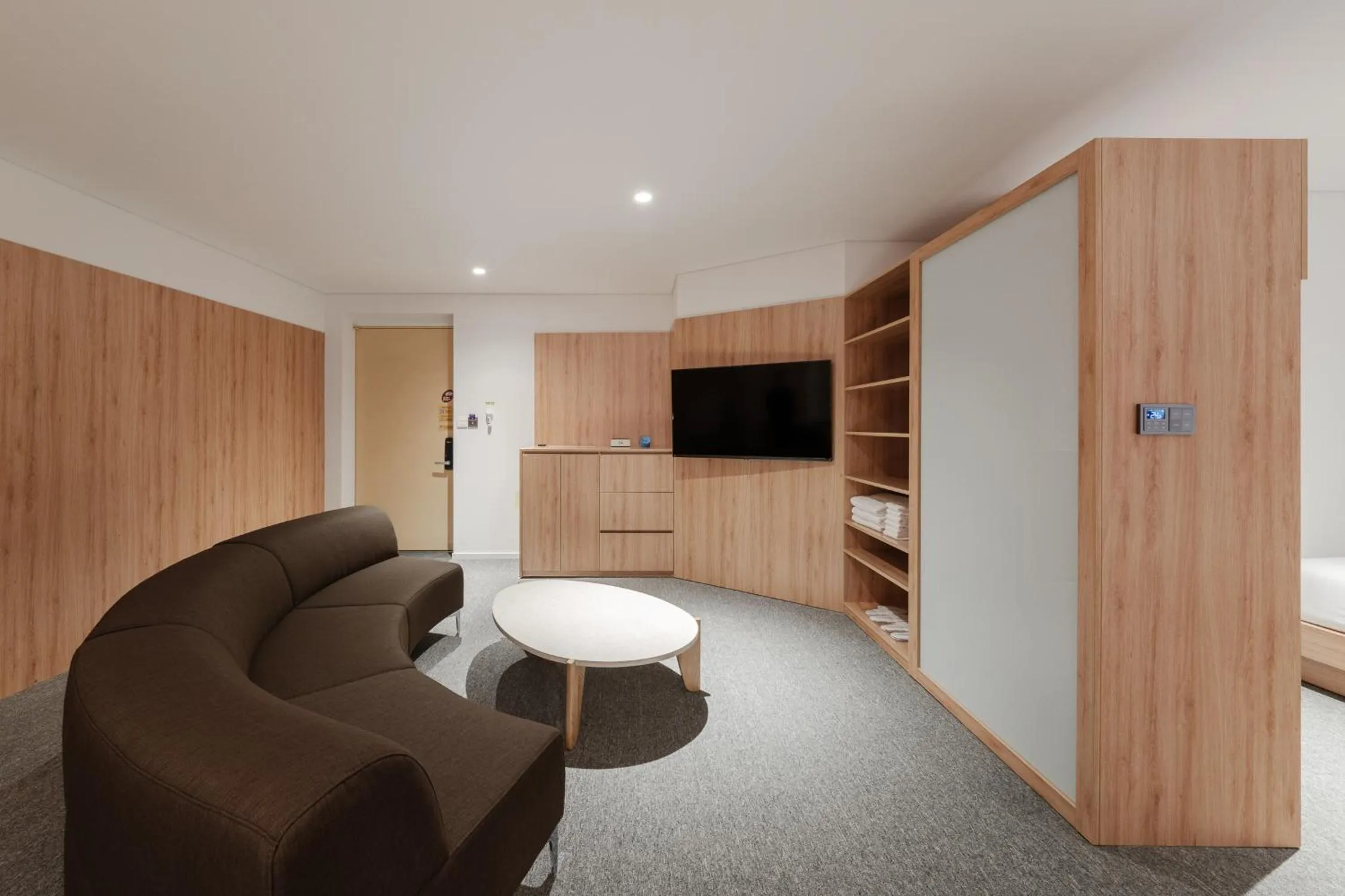 Photo of the whole room in Mangrove Jeju City