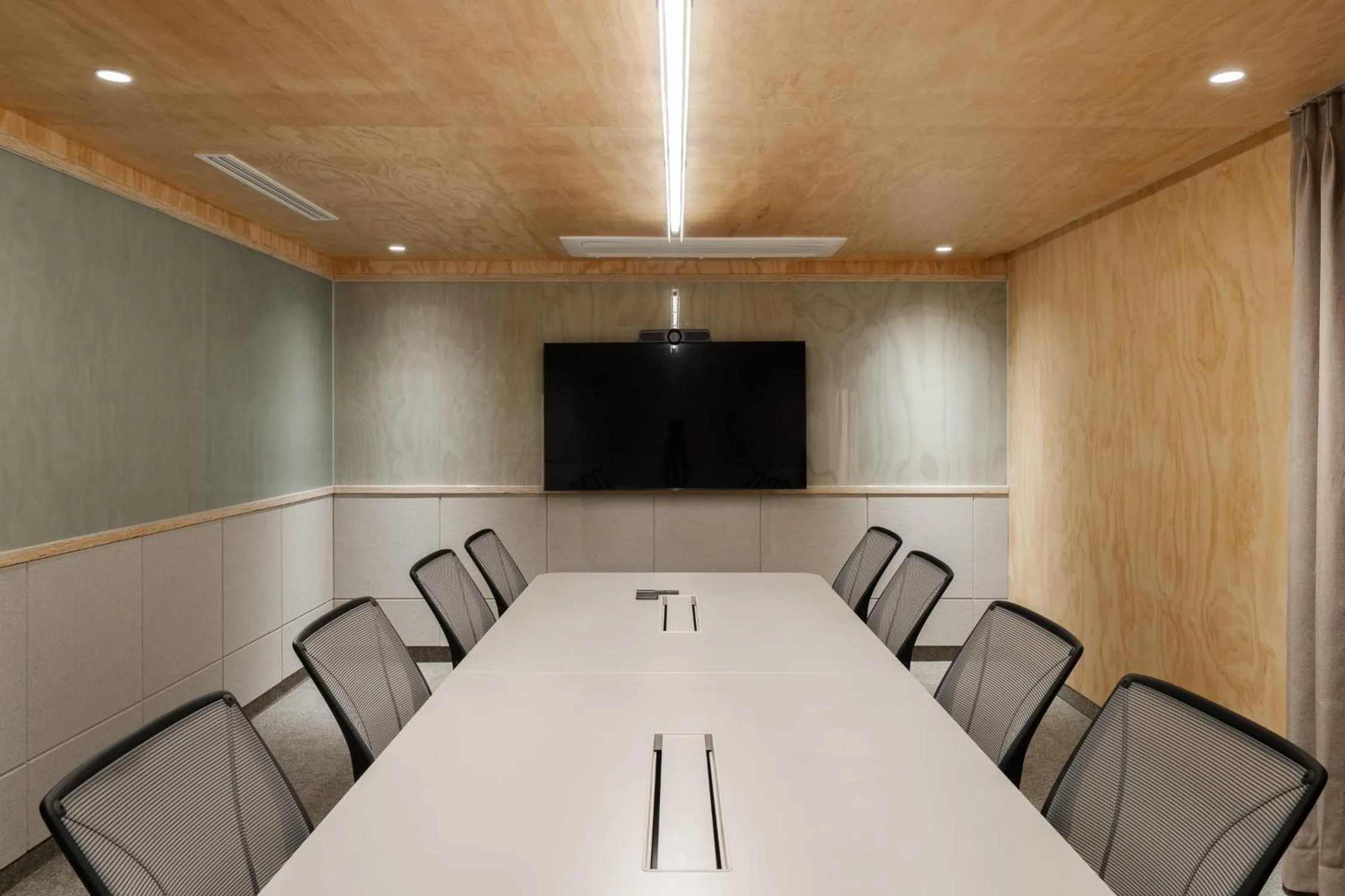 Business facilities in Mangrove Jeju City