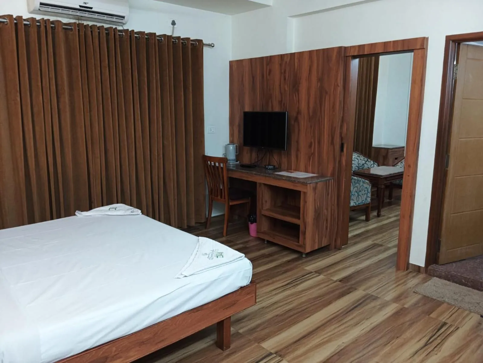 Bed in Hotel Swadesh Heritage