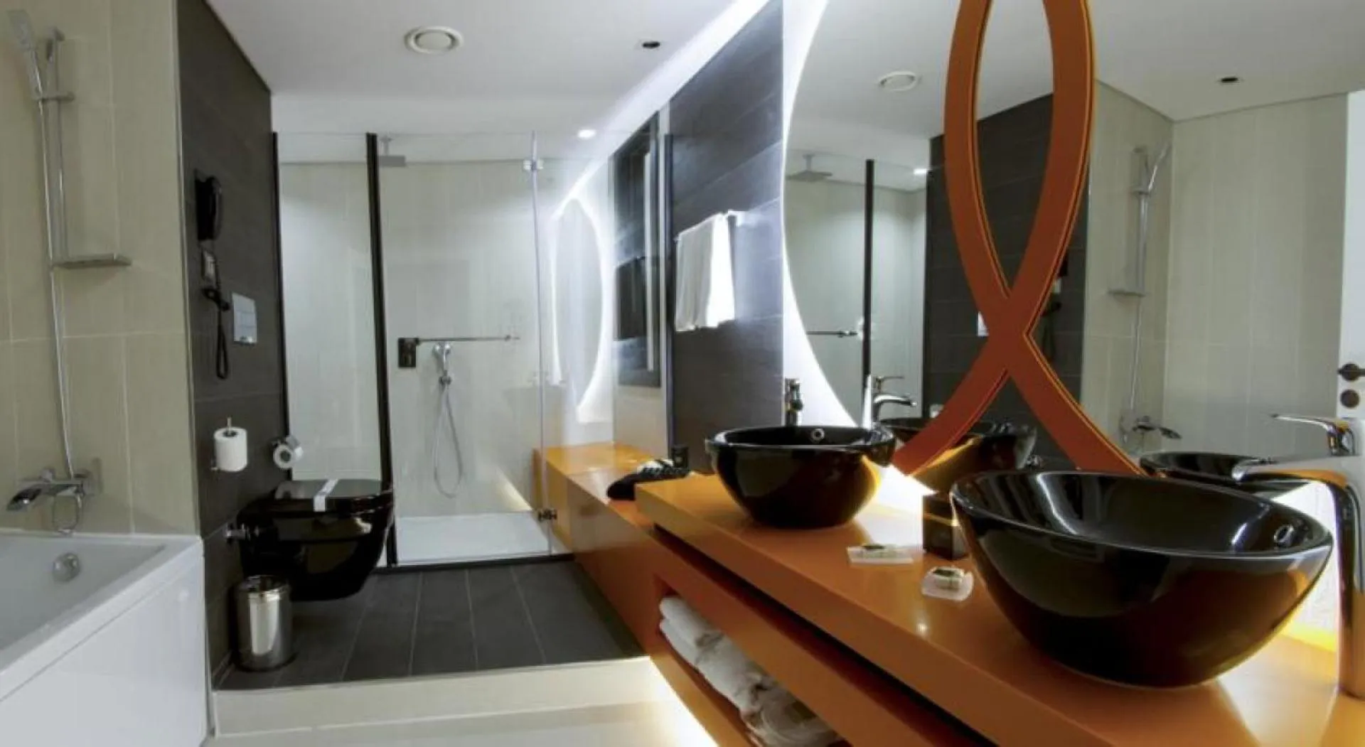 Bathroom in Sam Royal Hotel