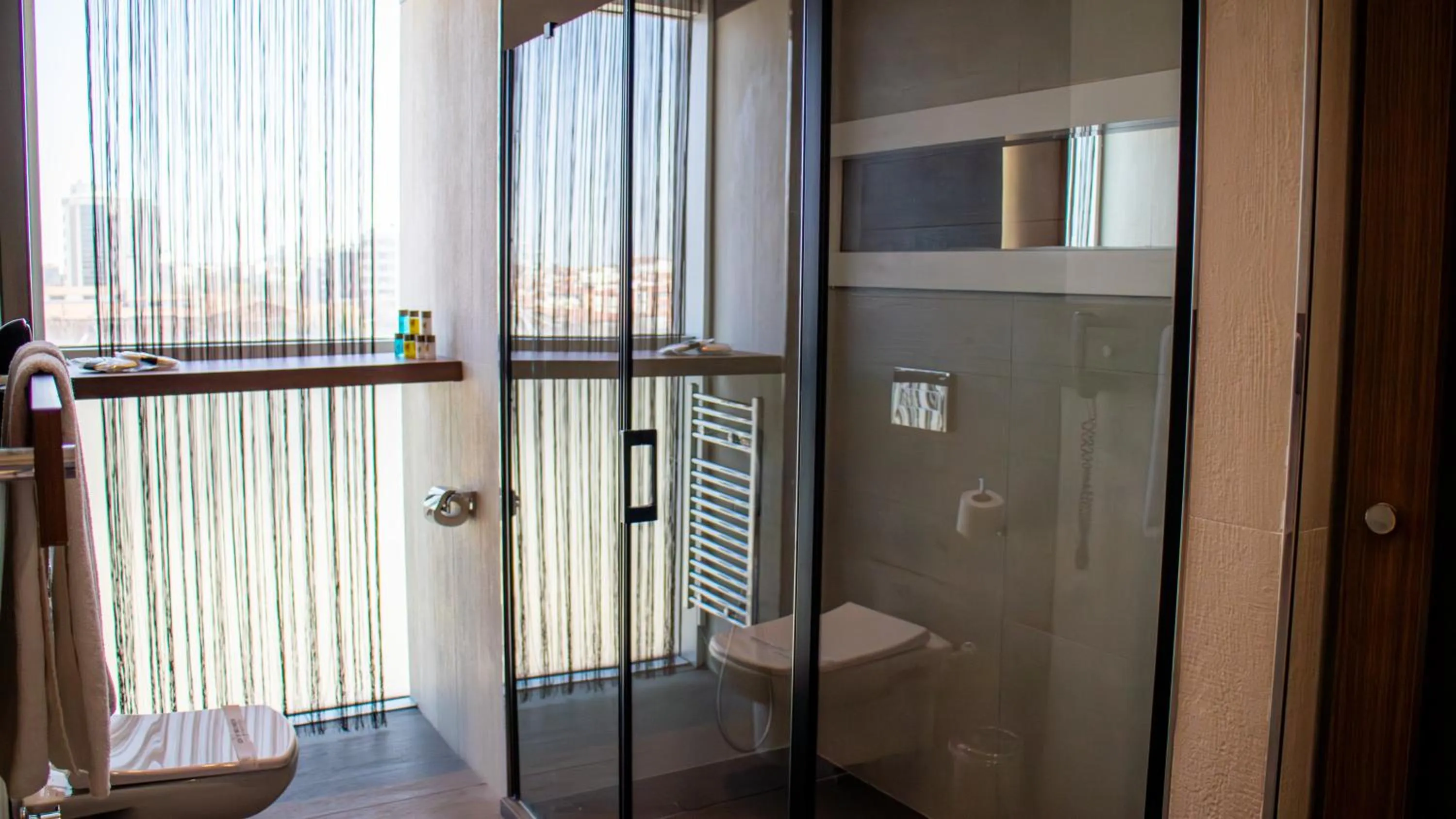 Bathroom in Sam Royal Hotel