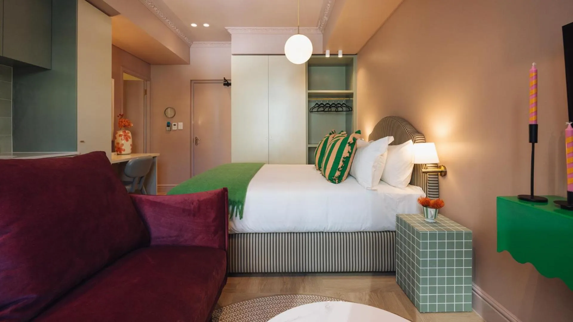 Photo of the whole room, Bed in The Trade Boutique Hotel