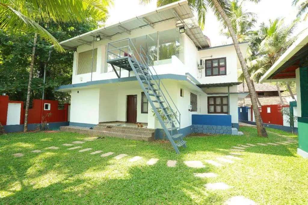 Property building in Vista Al Rio