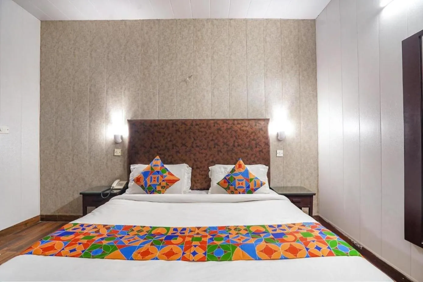 Bed in Niksen Hotel's At Saket