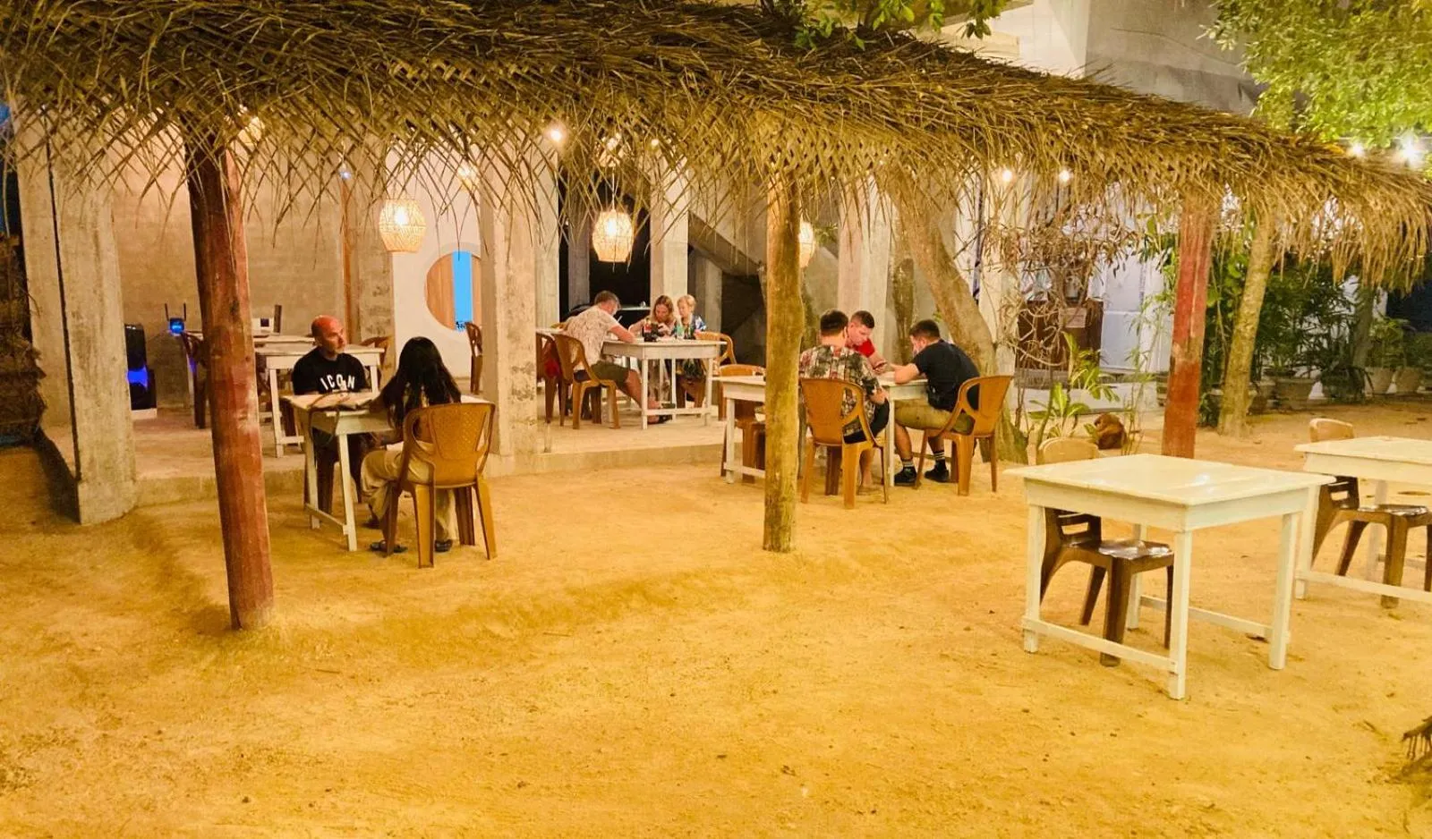 Restaurant/places to eat in Seashore Mirissa