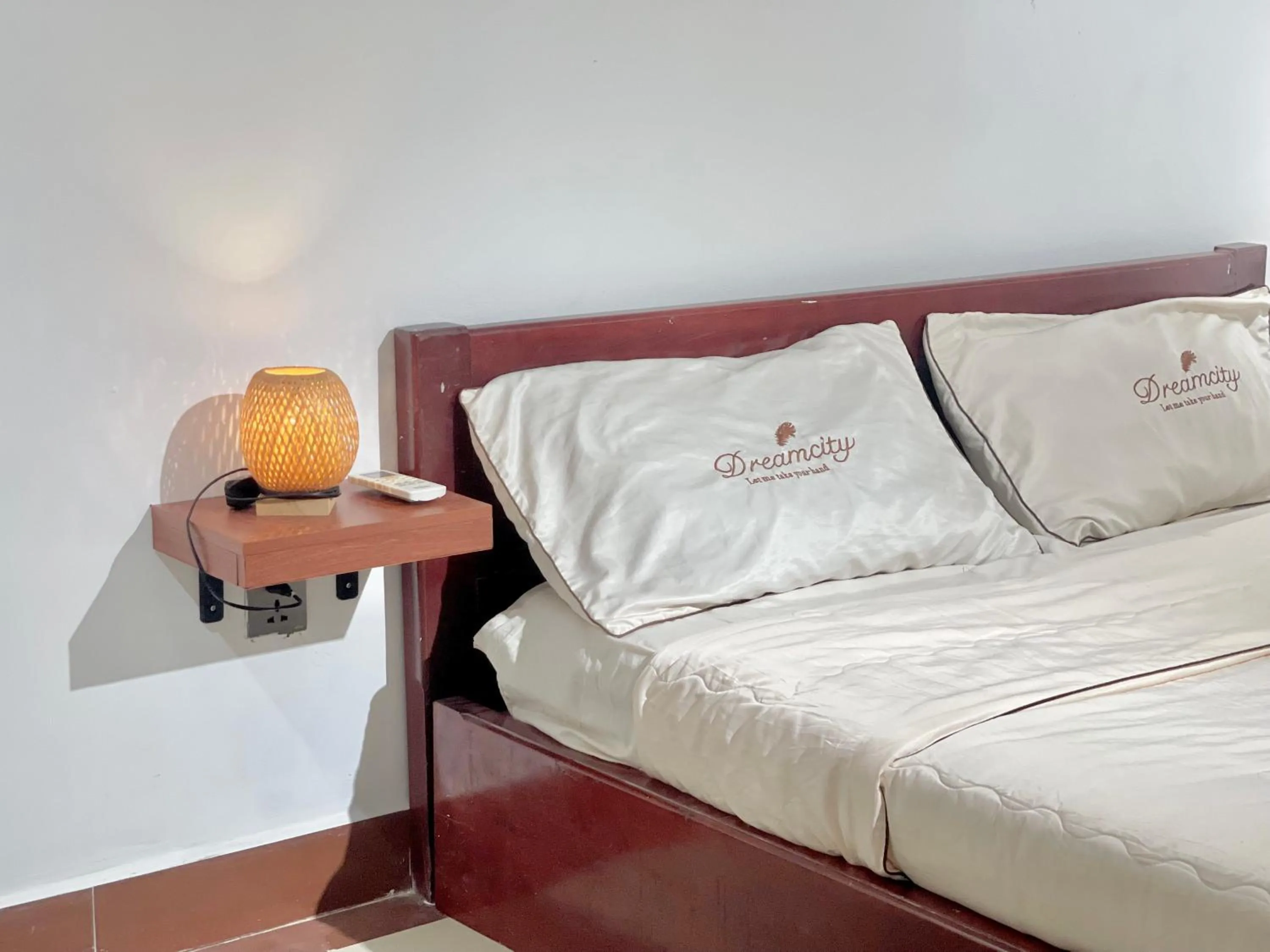 Bed in Sky hotel - Rooms & Free laundry - 50m to Royal Palace