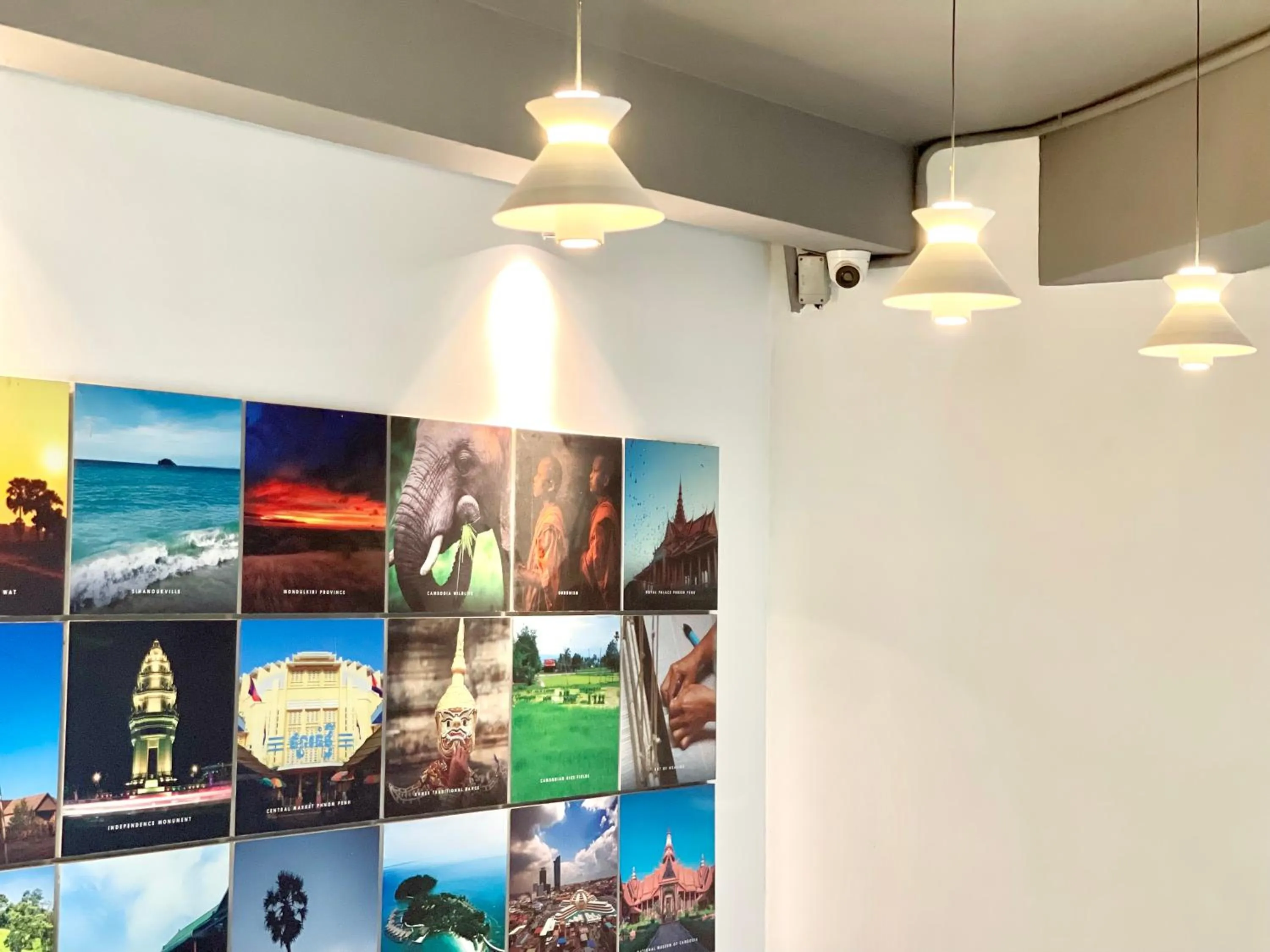 Decorative detail in Sky hotel - Rooms & Free laundry - 50m to Royal Palace