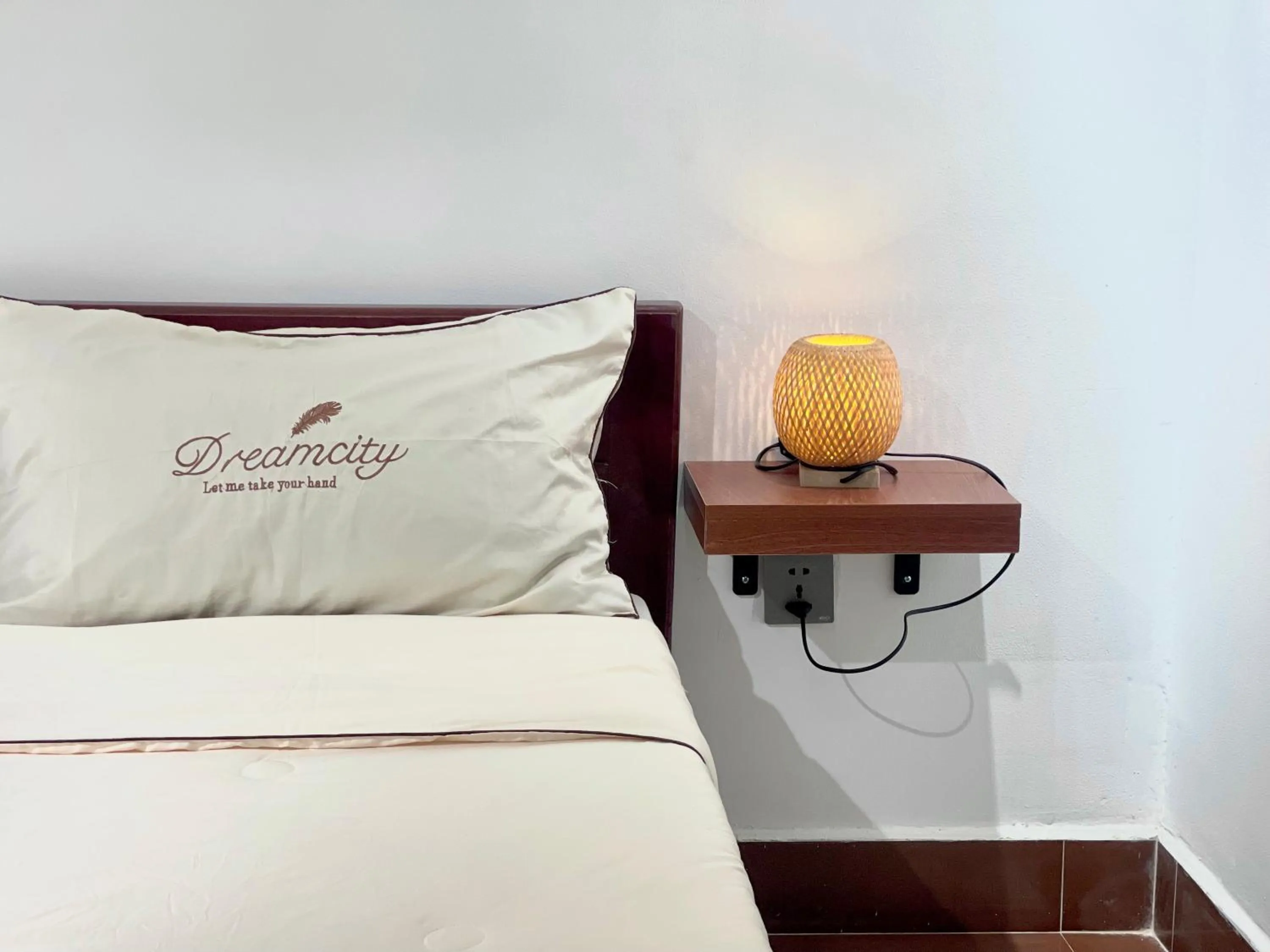 Bed in Sky hotel - Rooms & Free laundry - 50m to Royal Palace