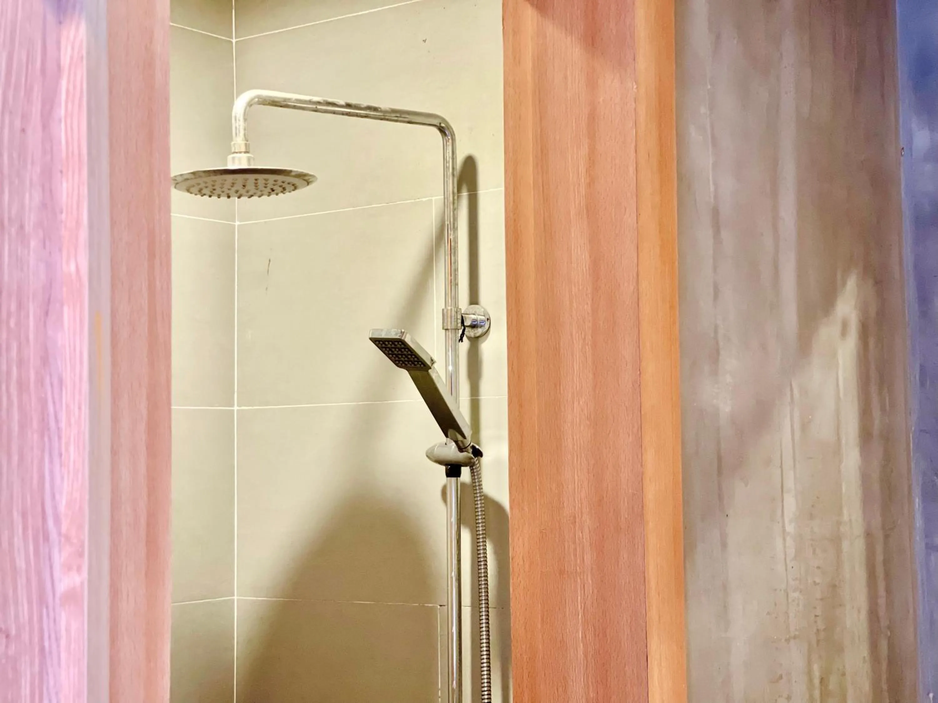 Sky hotel - Rooms & Free laundry - 50m to Royal Palace