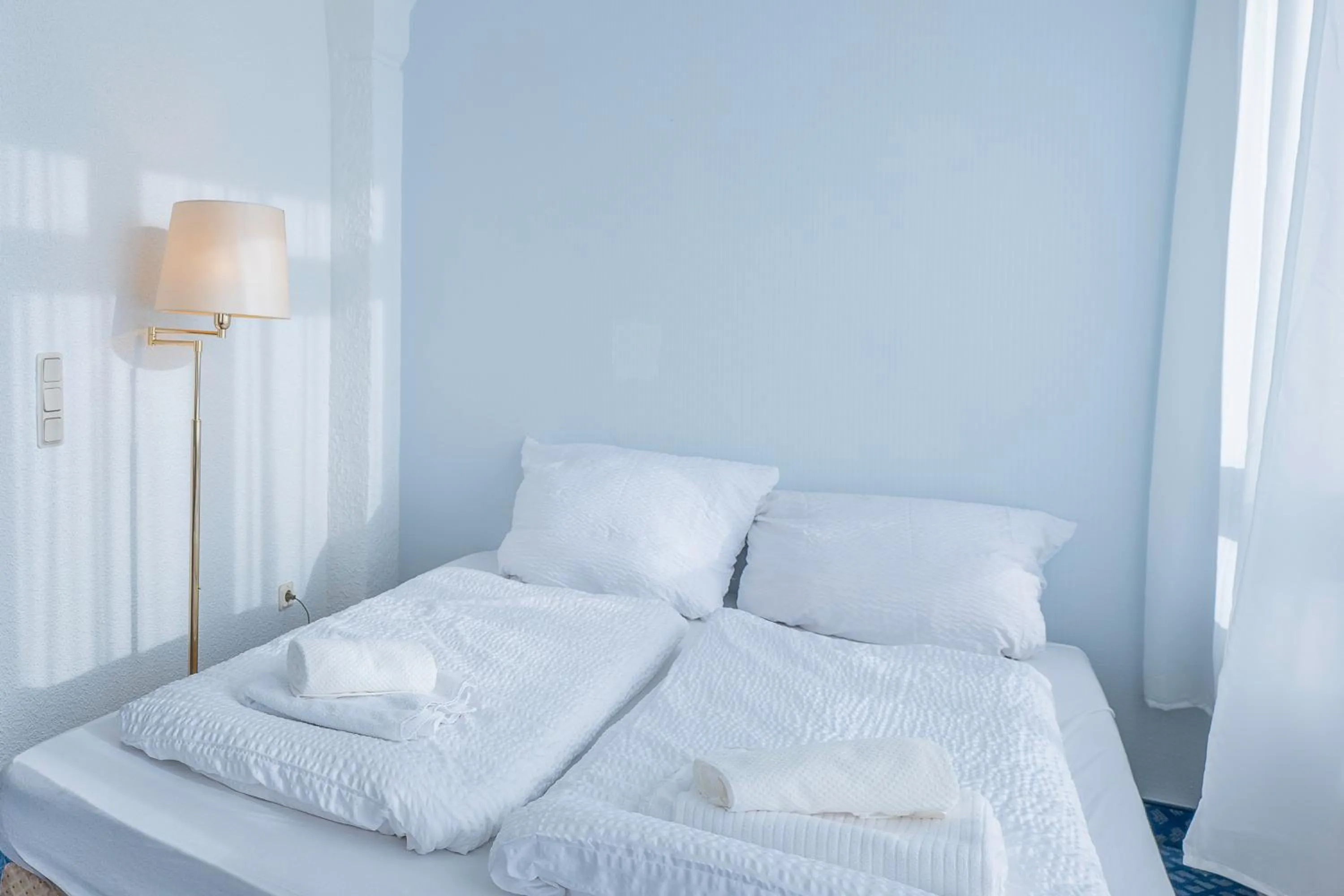 Bedroom, Bed in Hotel Viktoria Düsseldorf-Neuss - Self Check-In