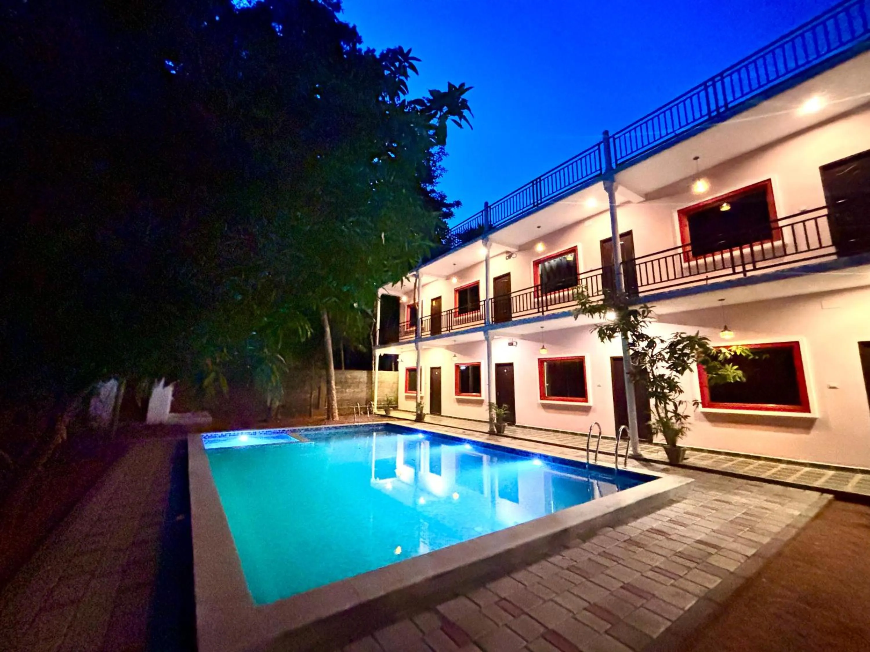 Swimming pool in Hotel De Jardin Pondicherry with Swimming Pool