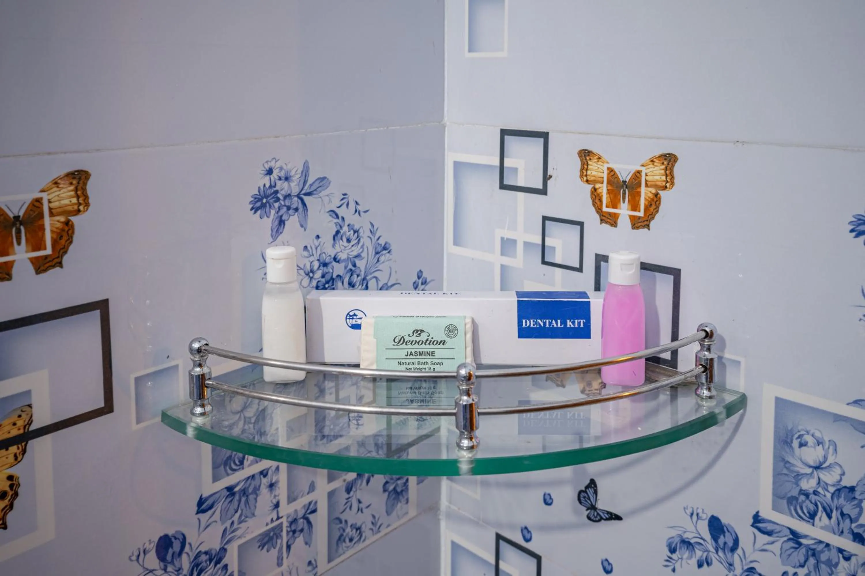 Bathroom in Hotel De Jardin Pondicherry with Swimming Pool