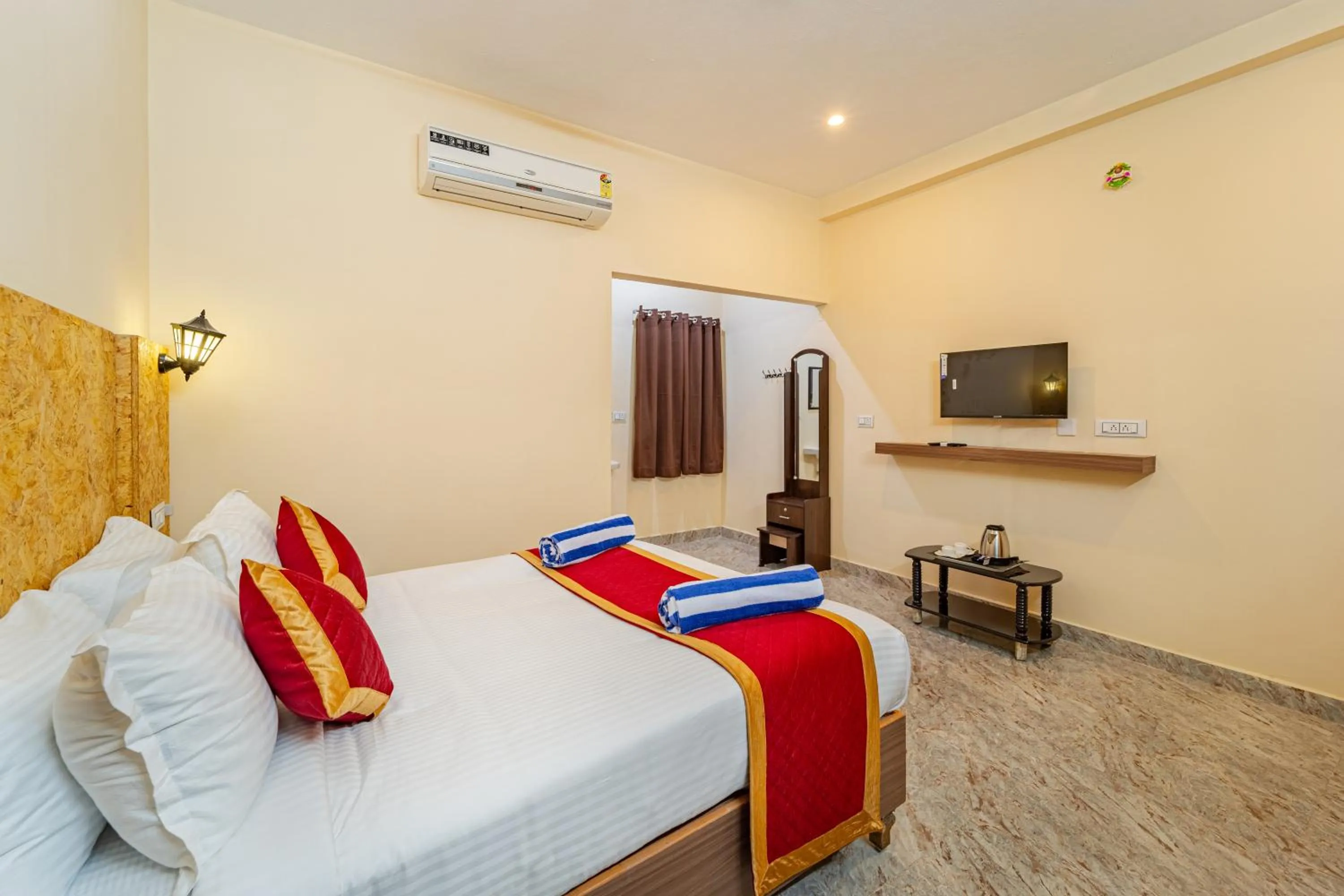 Bedroom, Bed in Hotel De Jardin Pondicherry with Swimming Pool