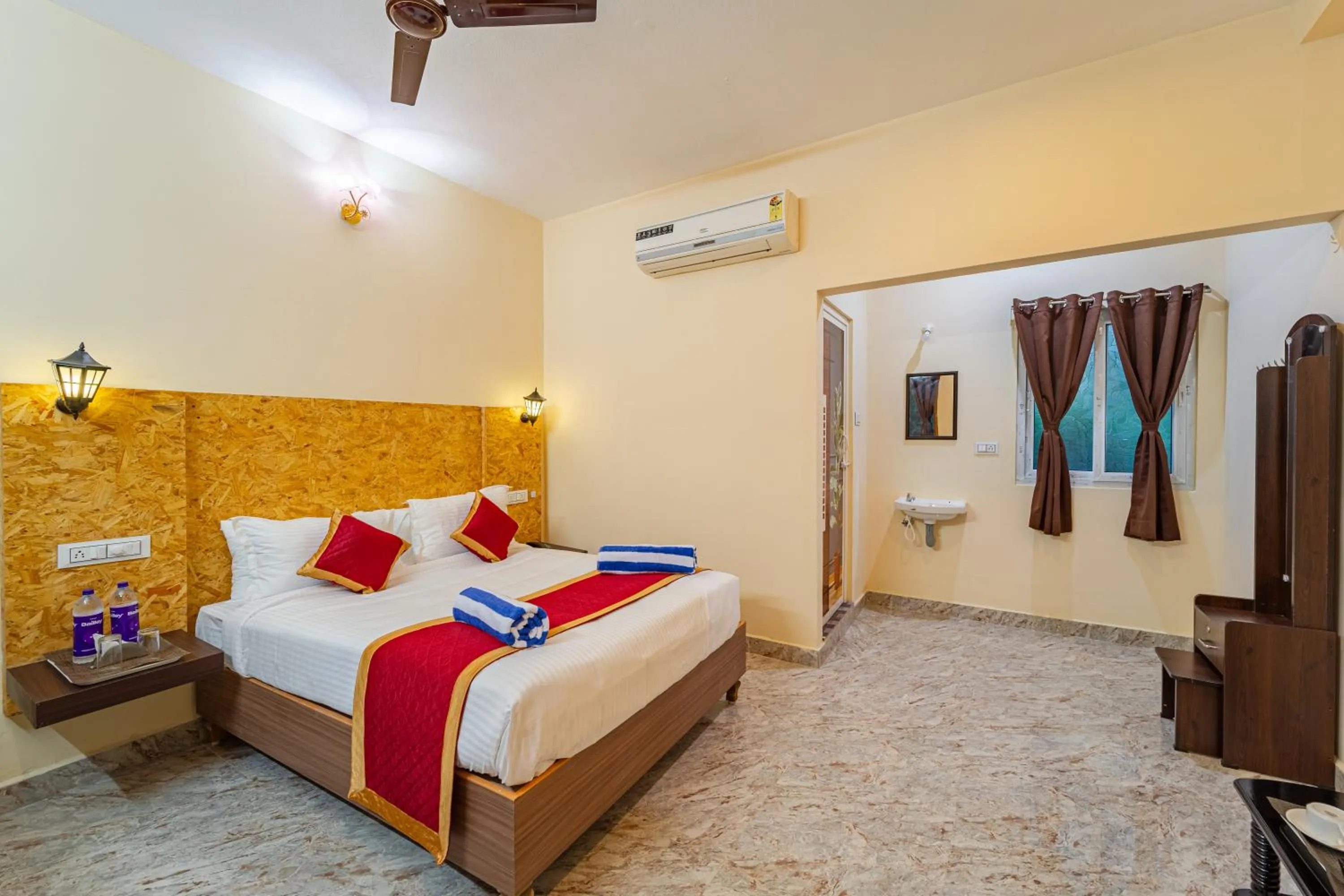 Bedroom, Bed in Hotel De Jardin Pondicherry with Swimming Pool