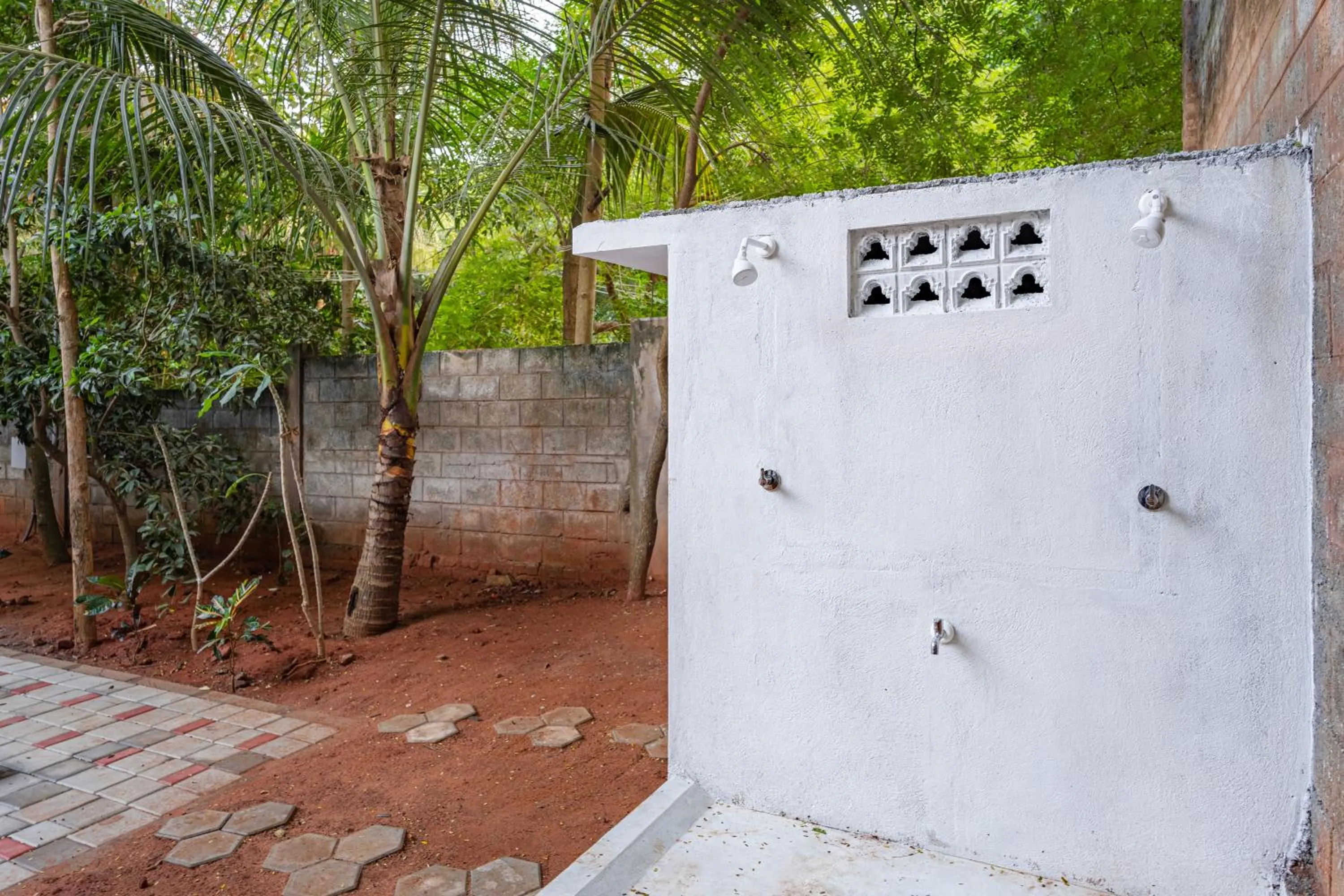Public Bath in Hotel De Jardin Pondicherry with Swimming Pool