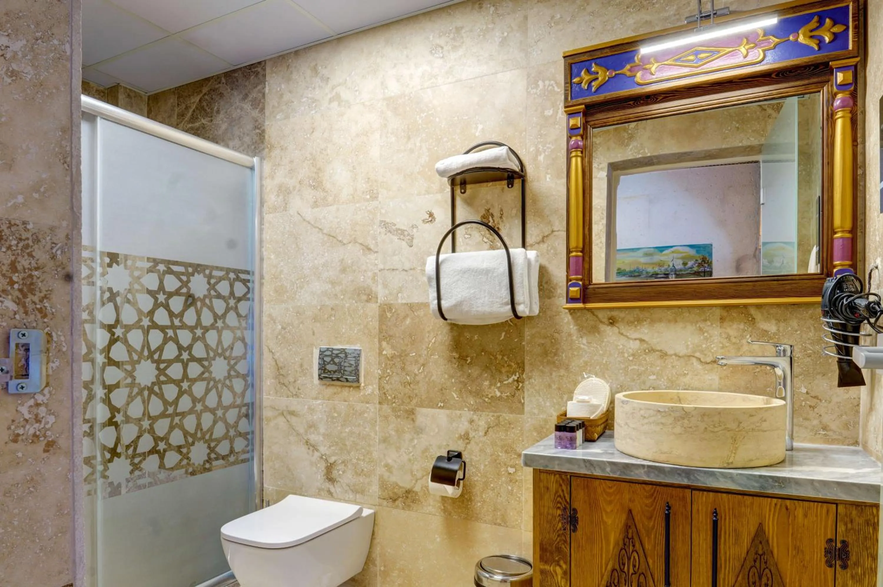 Bathroom in Kasr-ı Kapadokya Cave Suites