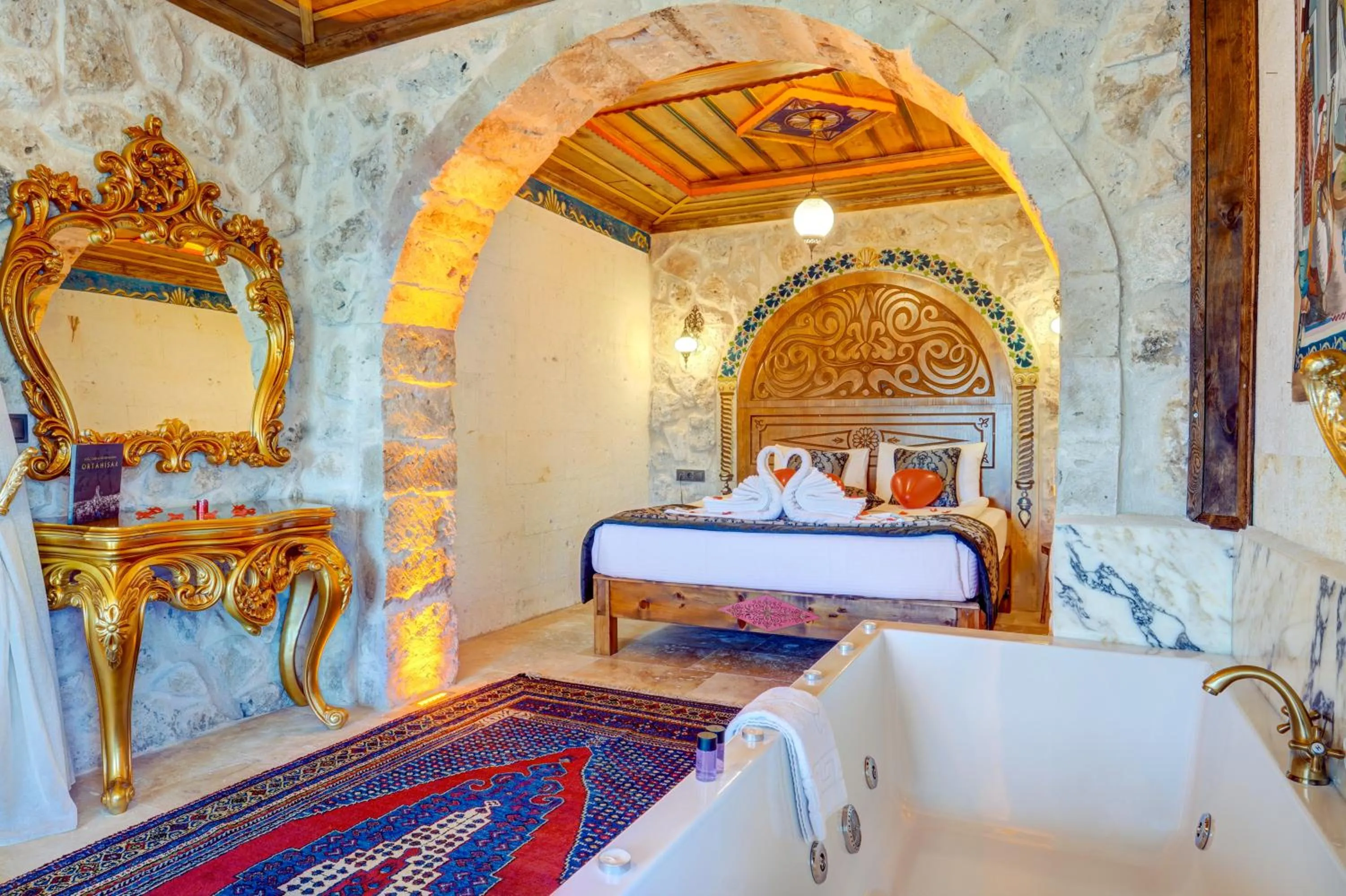 Photo of the whole room, Bed in Kasr-ı Kapadokya Cave Suites