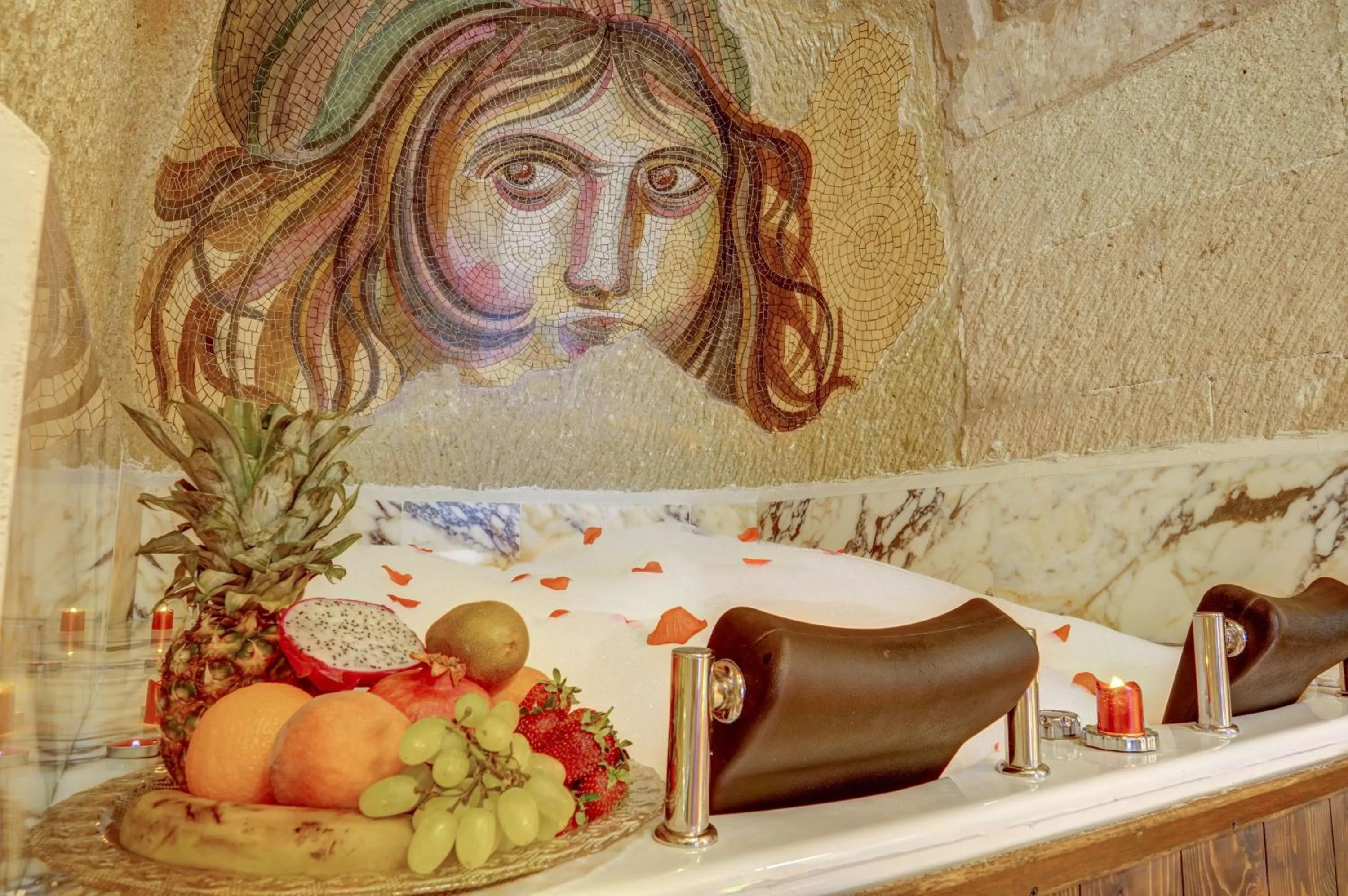 Hot Tub in Kasr-ı Kapadokya Cave Suites