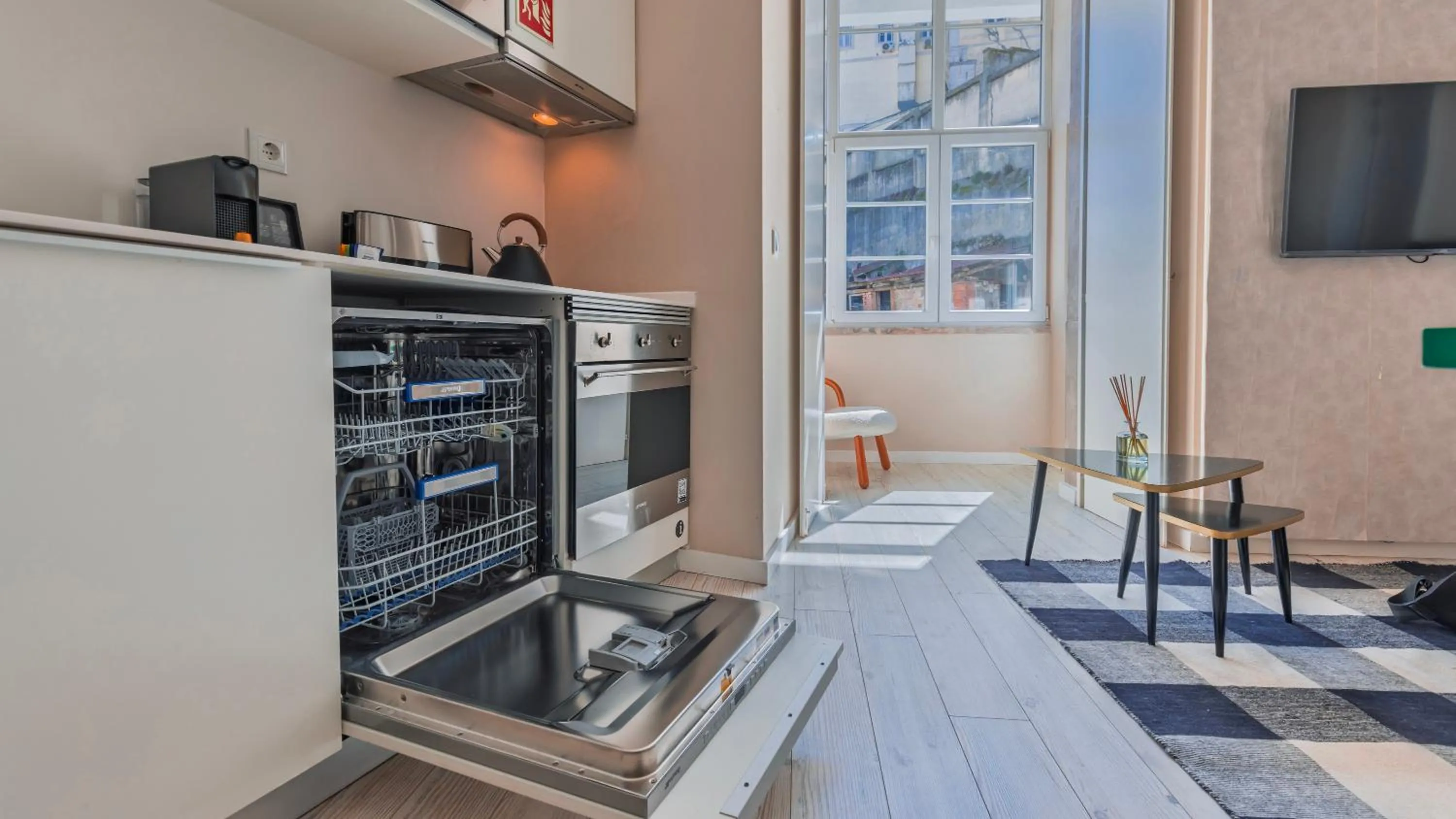 Kitchen or kitchenette in Carmo 43