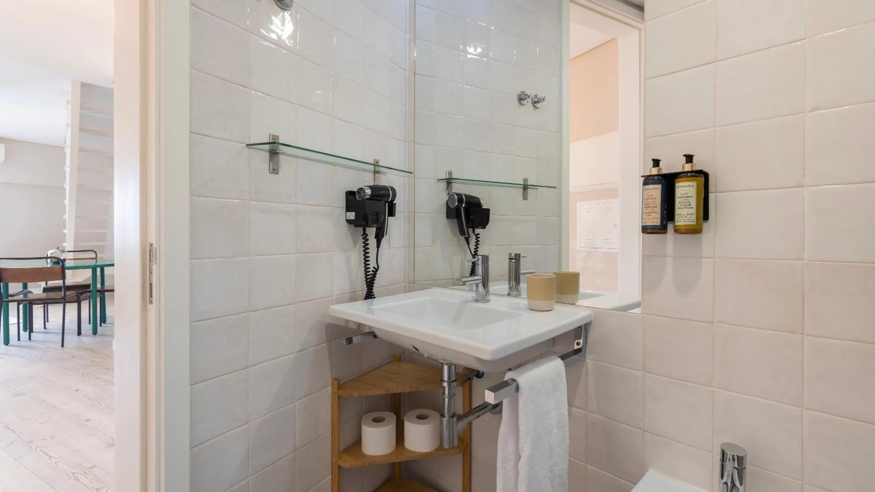 Bathroom in Carmo 43