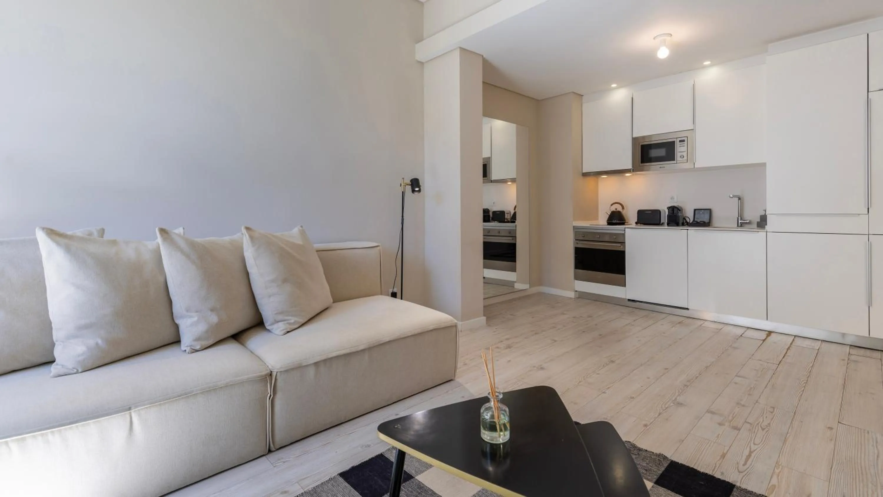 Kitchen or kitchenette in Carmo 43