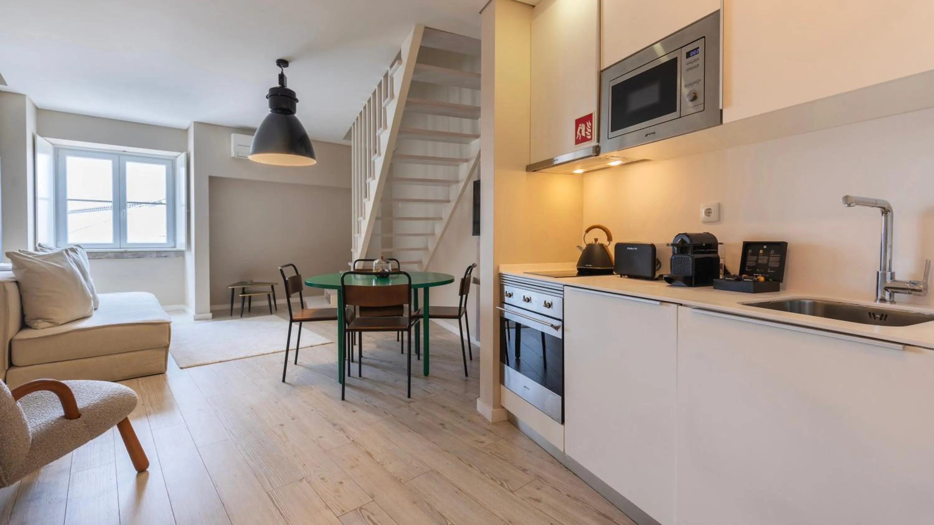 Kitchen or kitchenette in Carmo 43