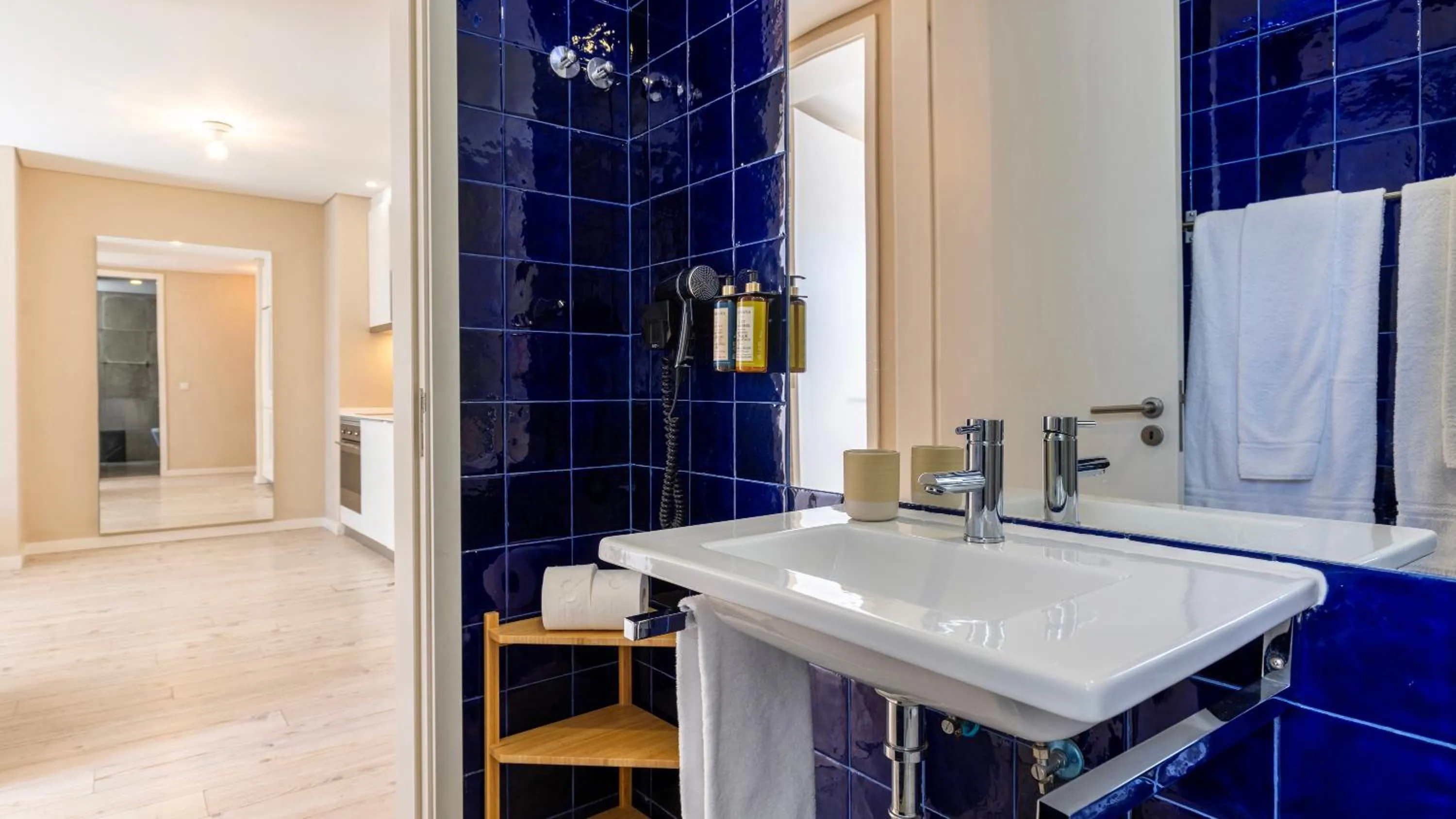 Bathroom in Carmo 43