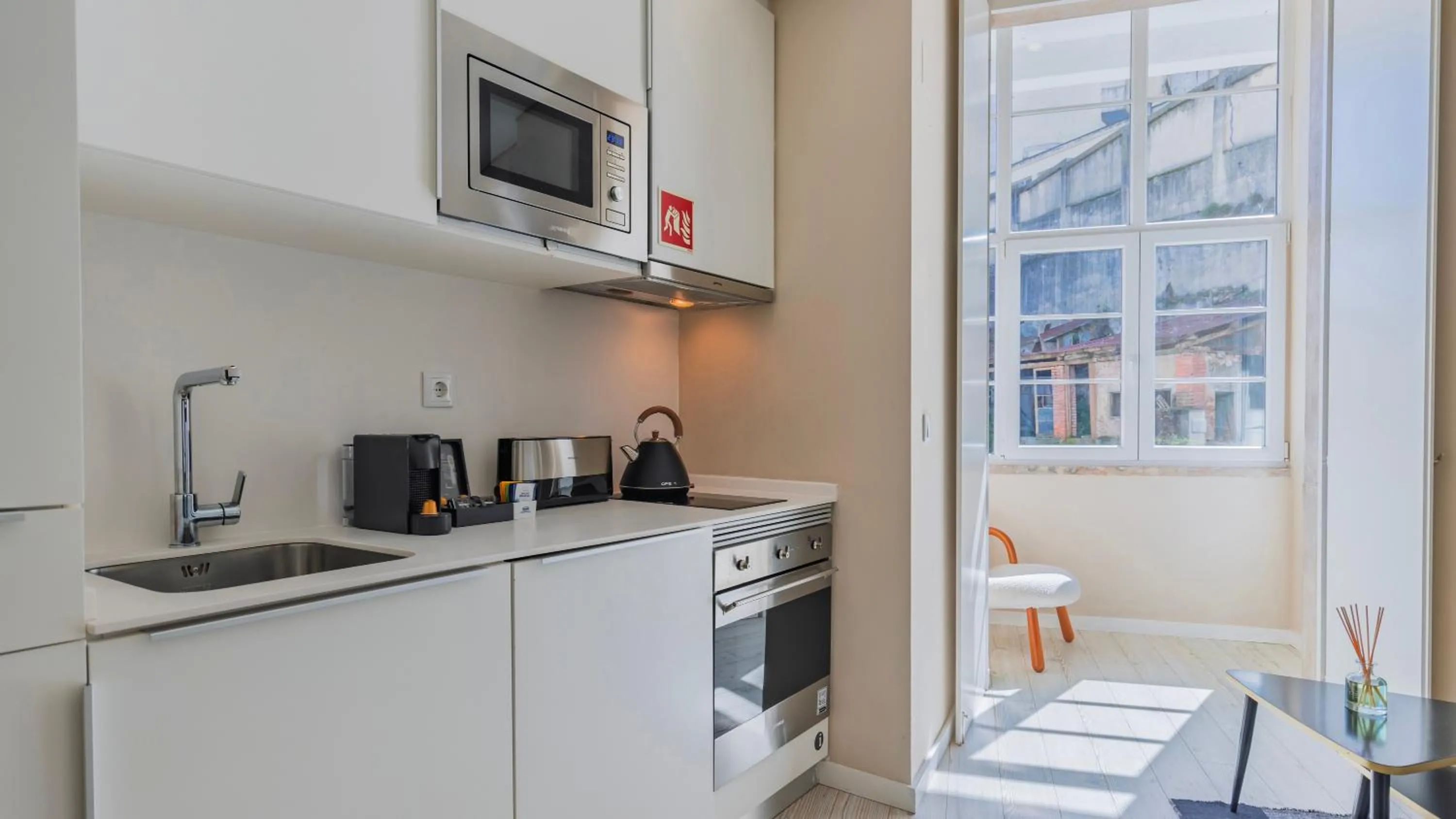 Kitchen or kitchenette in Carmo 43