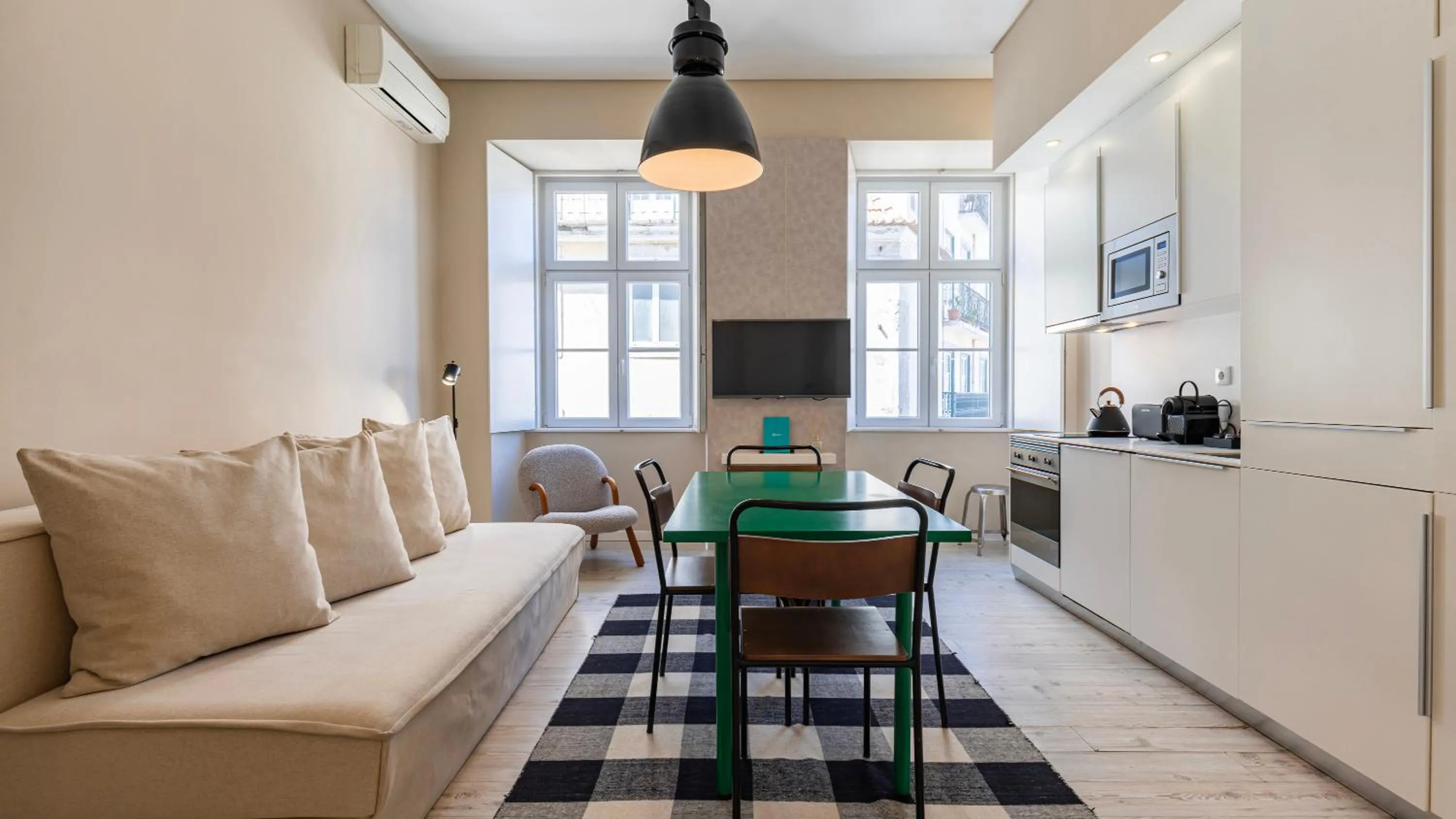 Kitchen or kitchenette in Carmo 43