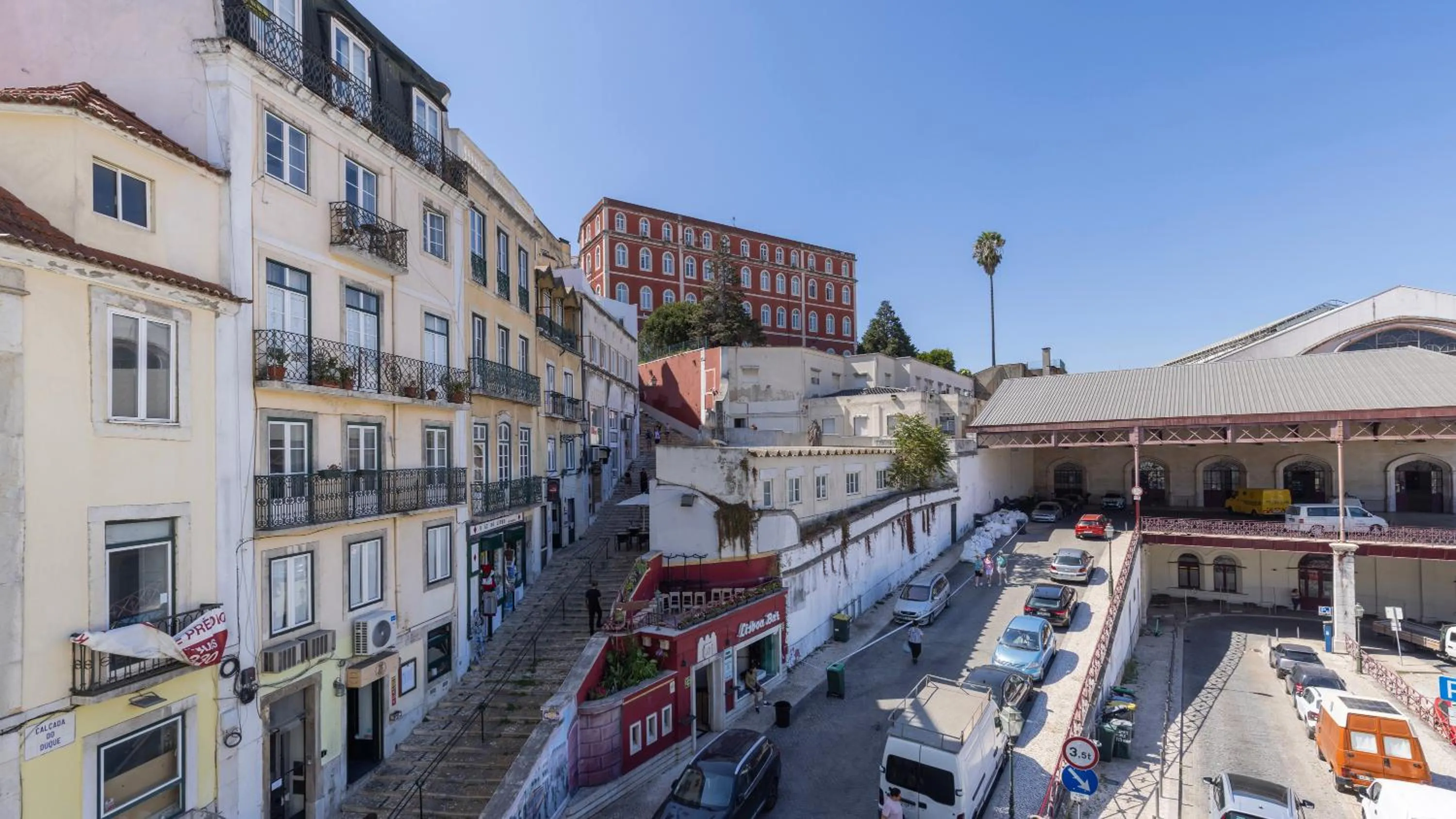 Street view in Carmo 43