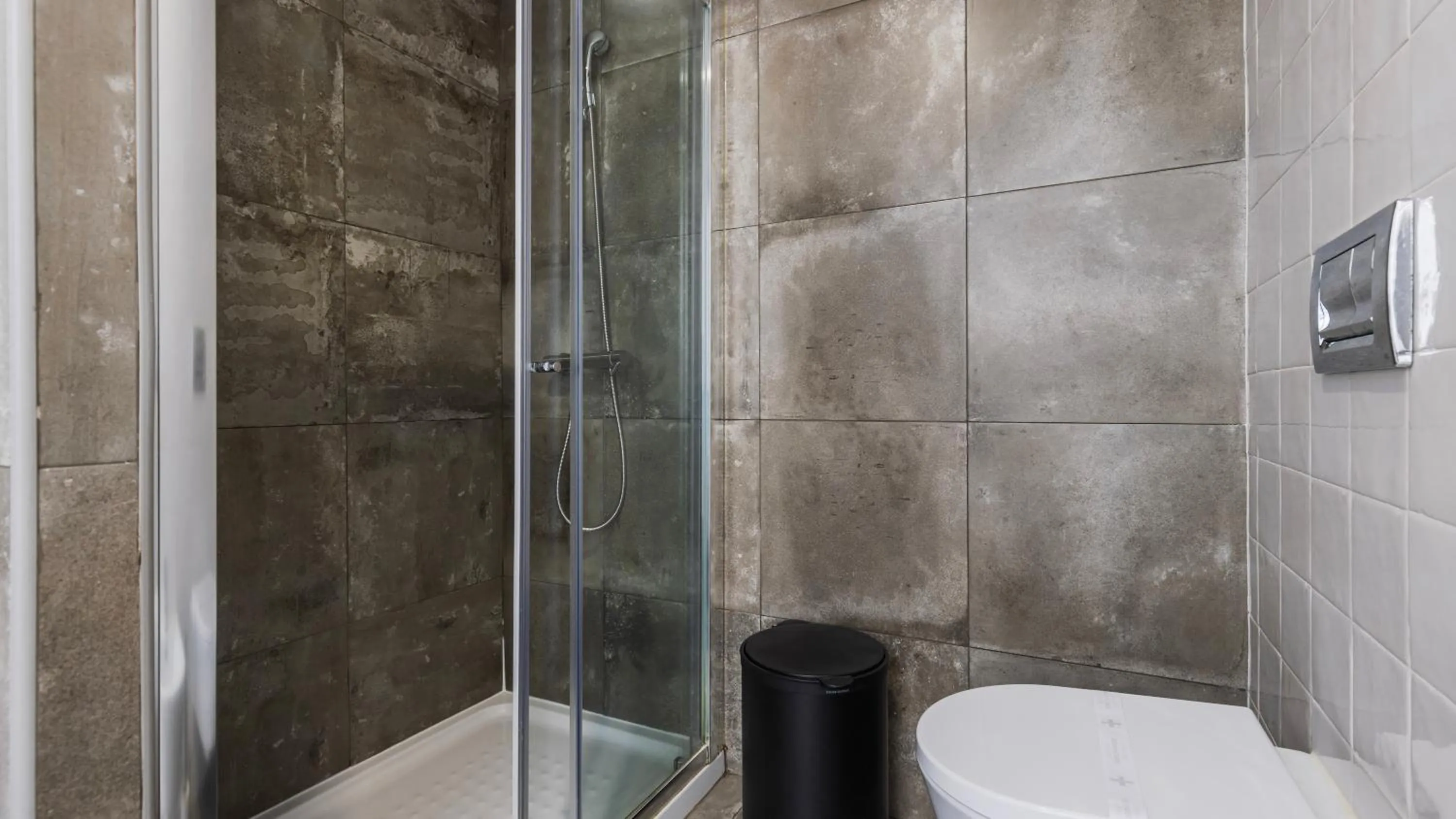 Bathroom in Carmo 43